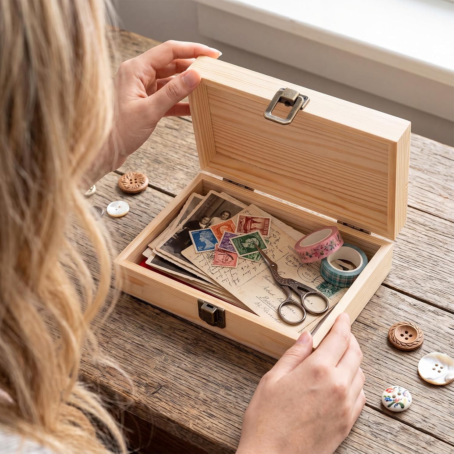 SiliFine Photo Wooden Box 4x6 Inch Photo Storage Boxes Small Keepsake Box for Girlfriend Boyfriend Couple Wedding Gift to Store Pictures Certificates Jewelry Scrapbooking (Small,Natural Wood)