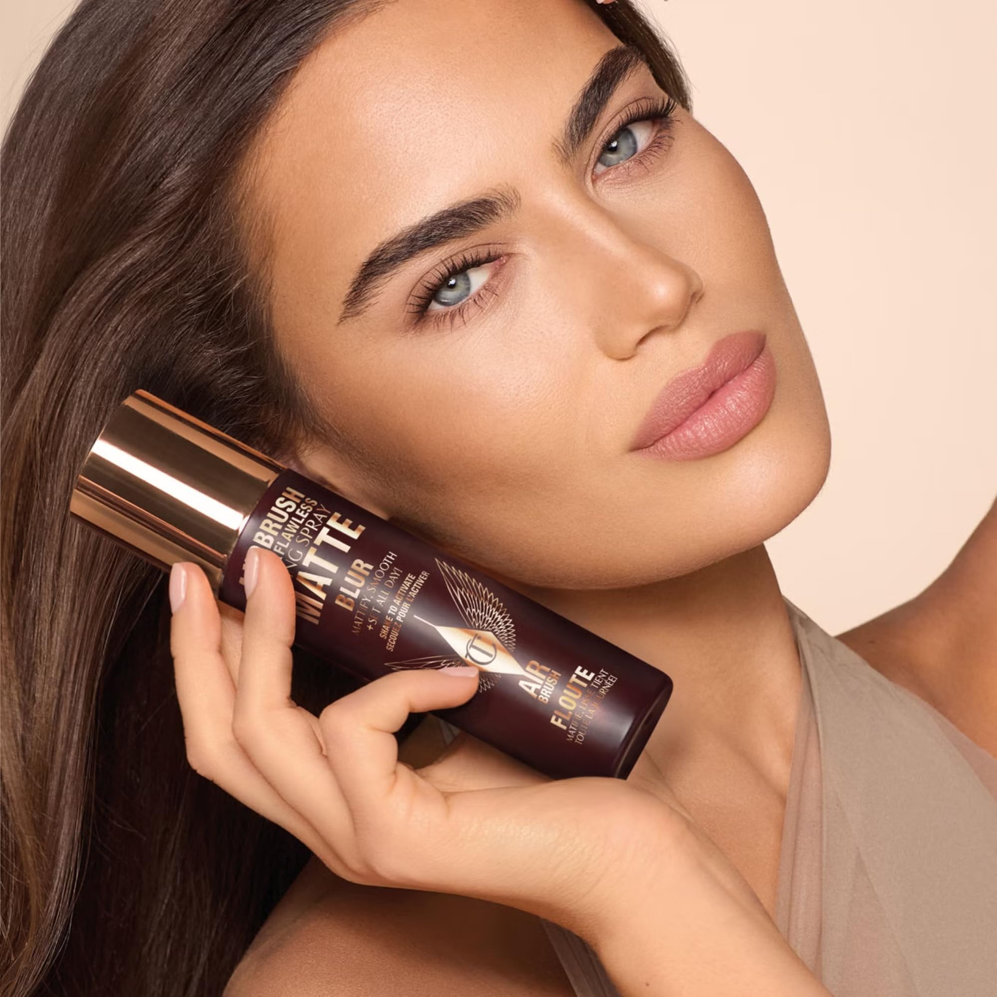 Charlotte Tilbury Aérographe en spray mat effet blur-mat, finition de maquillage longue durée