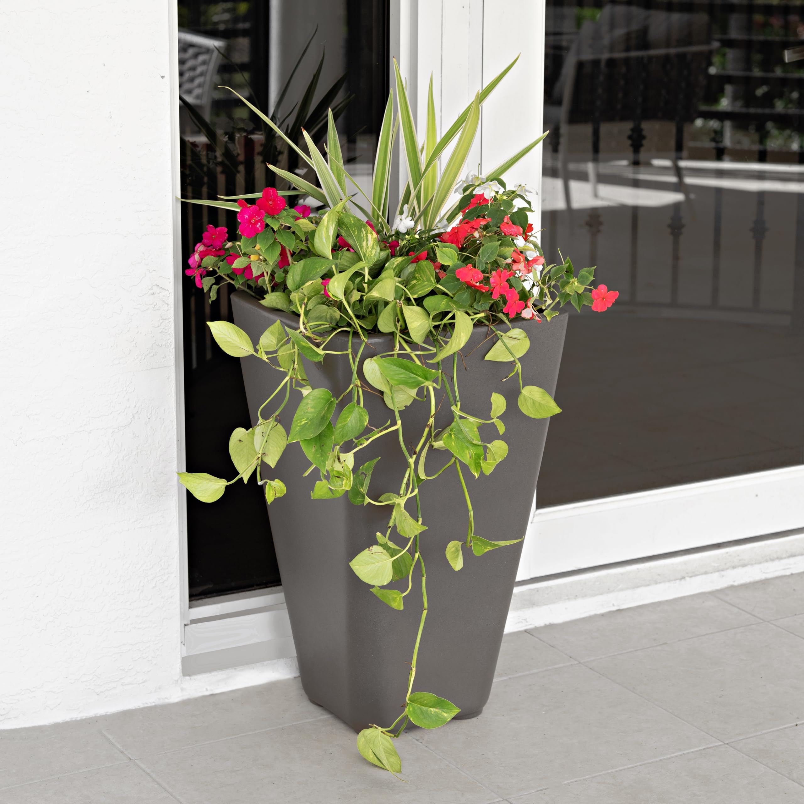 Amazon.com : Step2 Bridgeview Tall Square Planter, Large Planters