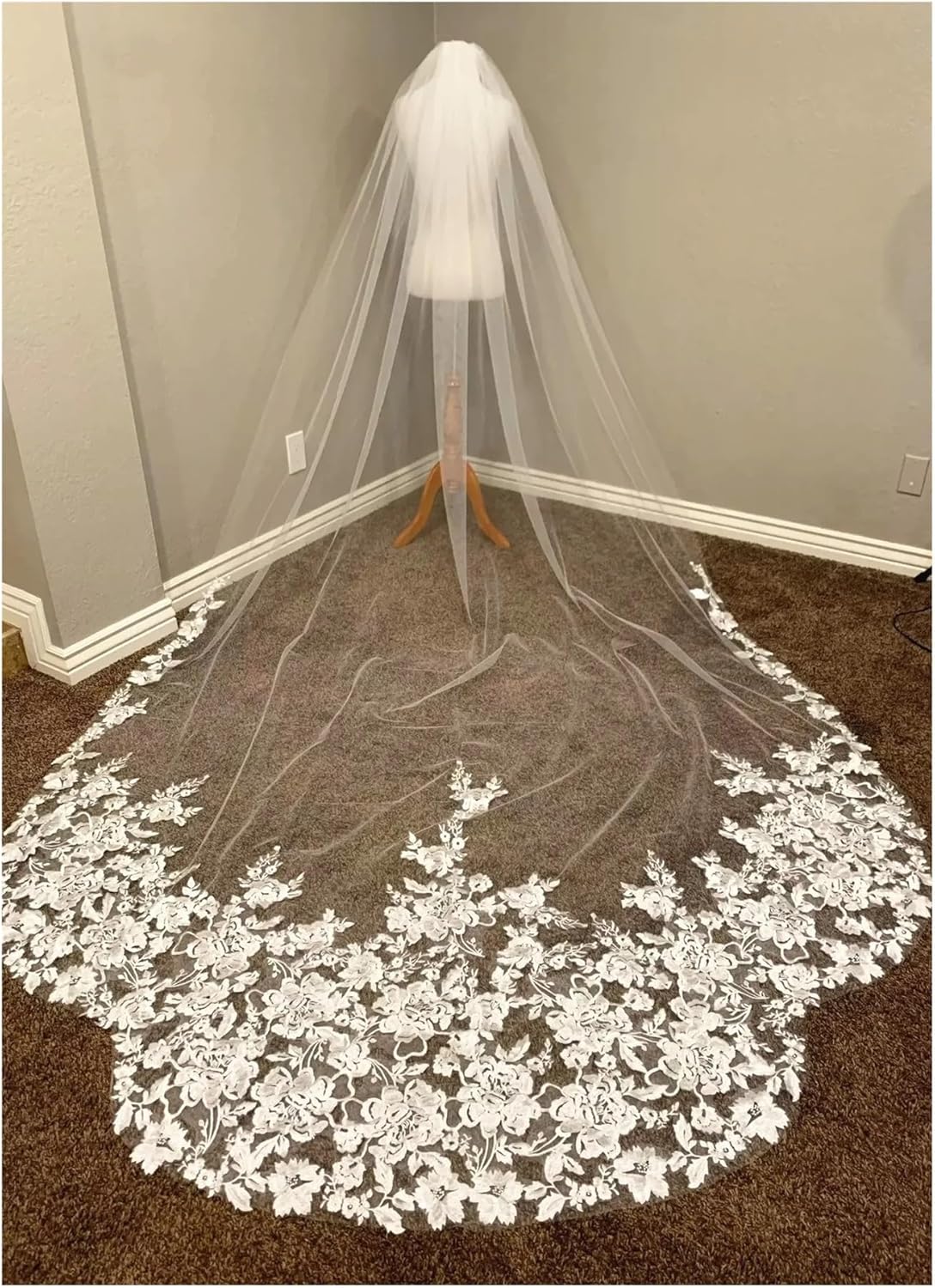 Long Bridal Veil 1 Tier Wedding Veil With Comb White Ivory Cathedral Lace Appliques Scalloped Veil For Bride Accessories 300cm For Brides And Women(Ivory,400cm)