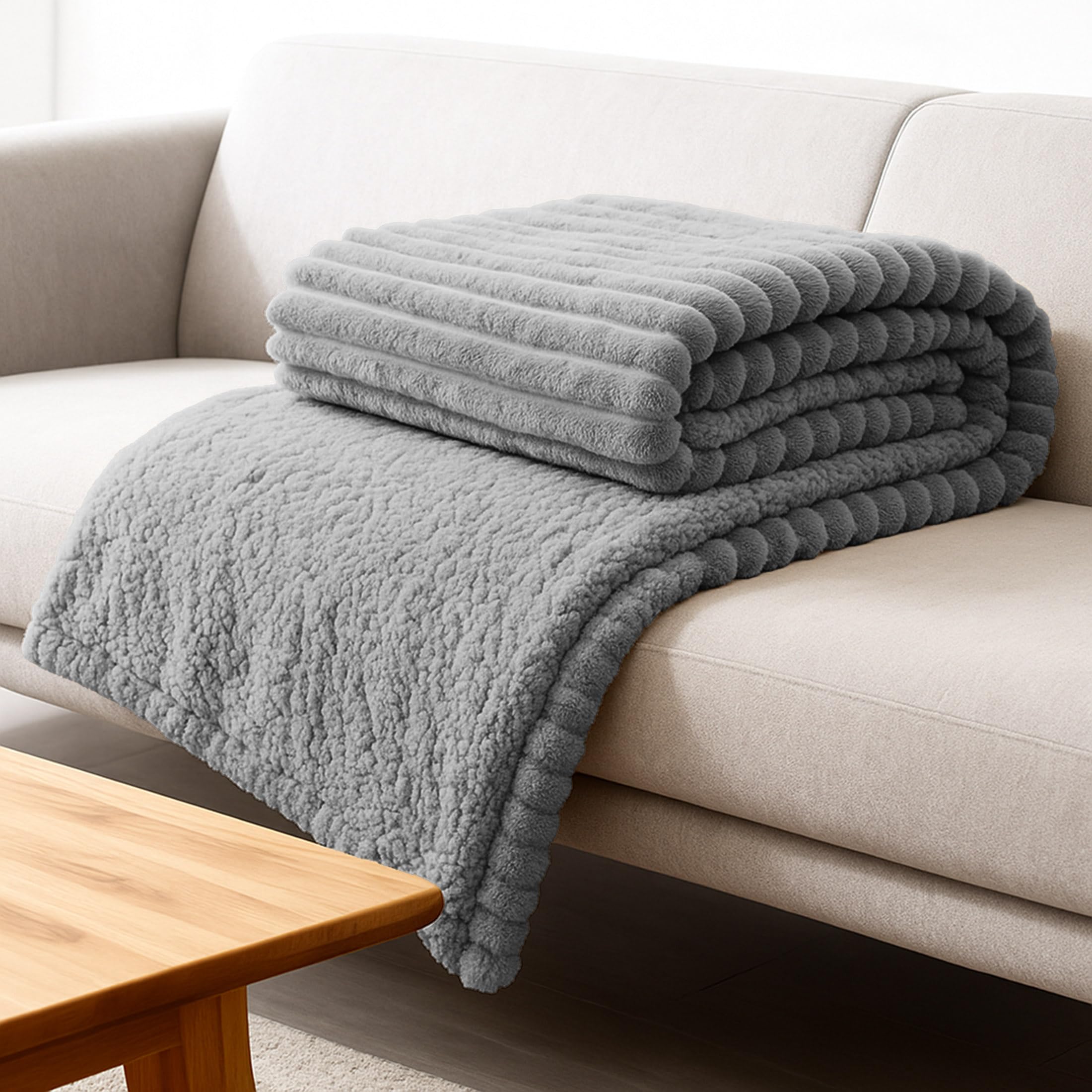 MANEMI Manta Sofa de Borrego 220x240cm, Doble Cara Franela y Sherpa, 100% Poliester, Suave y Caliente para Invierno, Cama, Sobrecama, Borreguito