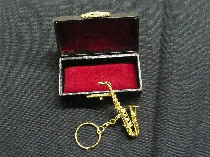 【2757】アルトサックス 3種類の赤いお花封入のオーバル型キーホルダー 2757】アルトサックス 3種類の赤いお花封入のオーバル型