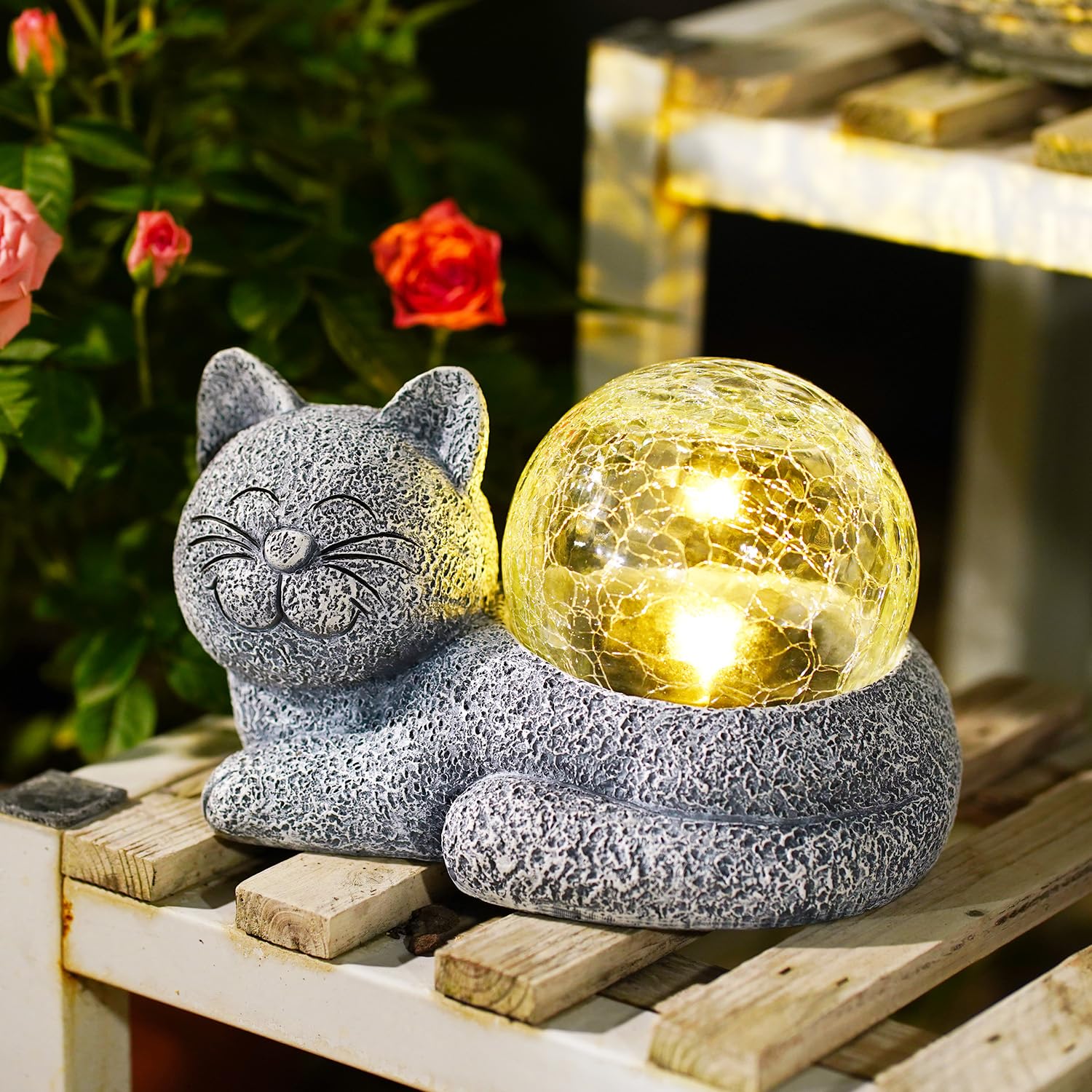 Yeomoo Solar Katzen Deko mit Solarlampen Gartendeko - Lustige Liegende Katzenfigur Wetterfeste Gartenfigur für Draußen, Terrasse, Balkon Wohnzimmer - Geschenke für Mama Frauen Männer Geburtstag Grau