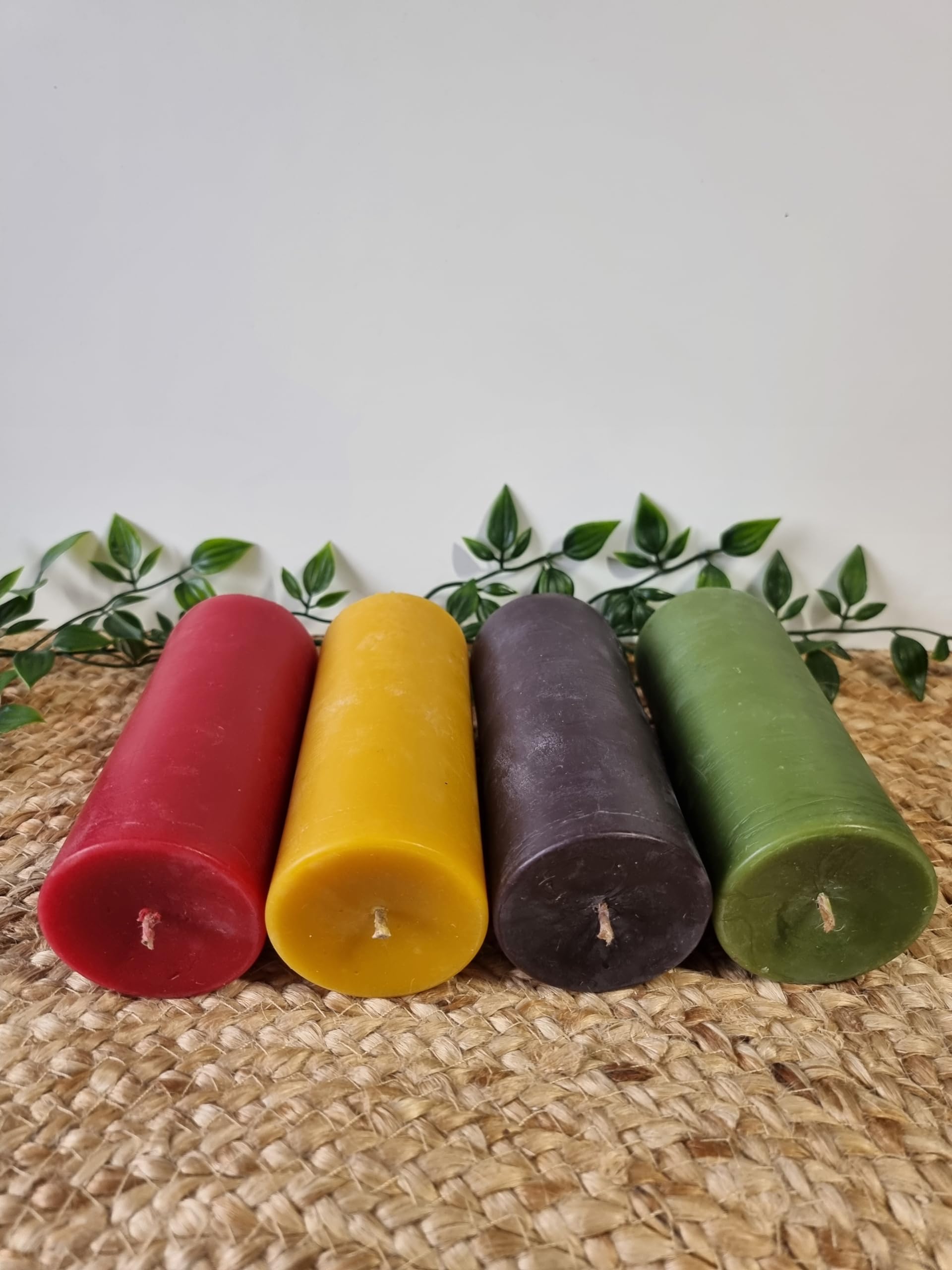 Candela In Cera D'api Pura Al 100% Fatta A Mano | 390g, 150x60mm, 60 Ore Di Combustione | Naturale, Lituana, Color Miele