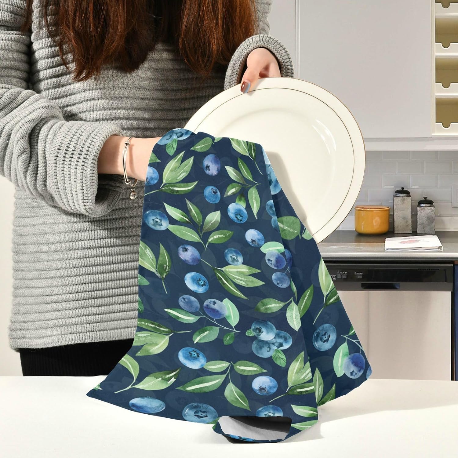 YETTASBIN Blueberry Kitchen Dish Towel 4 Pack, Soft Absorbent Dishcloths Reusable Hand Towel Washable Tea Towels for Home Kitchen Bar Table Decor, 28 x 18 Inch