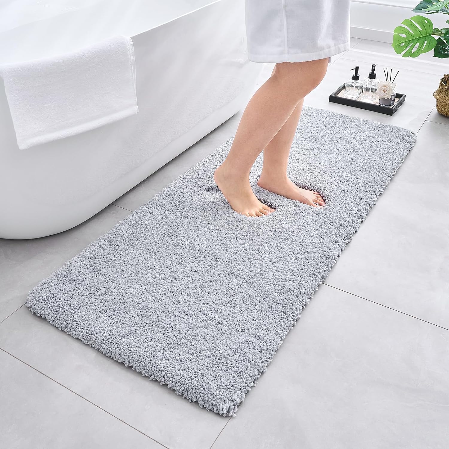 Bathroom Rugs Non Slip Washable, Ultra Thick Soft Microfiber Absorbent Bath Mats, High Density Foam Latex Non Slip Backing Bath Rugs, Fluffy Floor Carpet for Tub&Shower 24x17, Blue