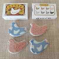 Amazon.co.jp: 豊島屋本店限定 鳩谷焼(きゅうたにやき)箸置 4個