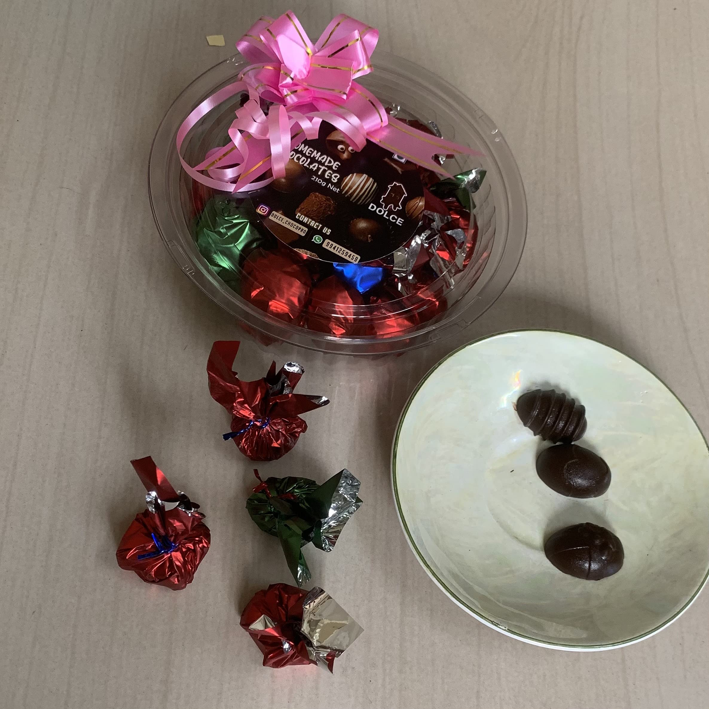 Dolce Homemade Chocolates Dark Plain (Round Box)