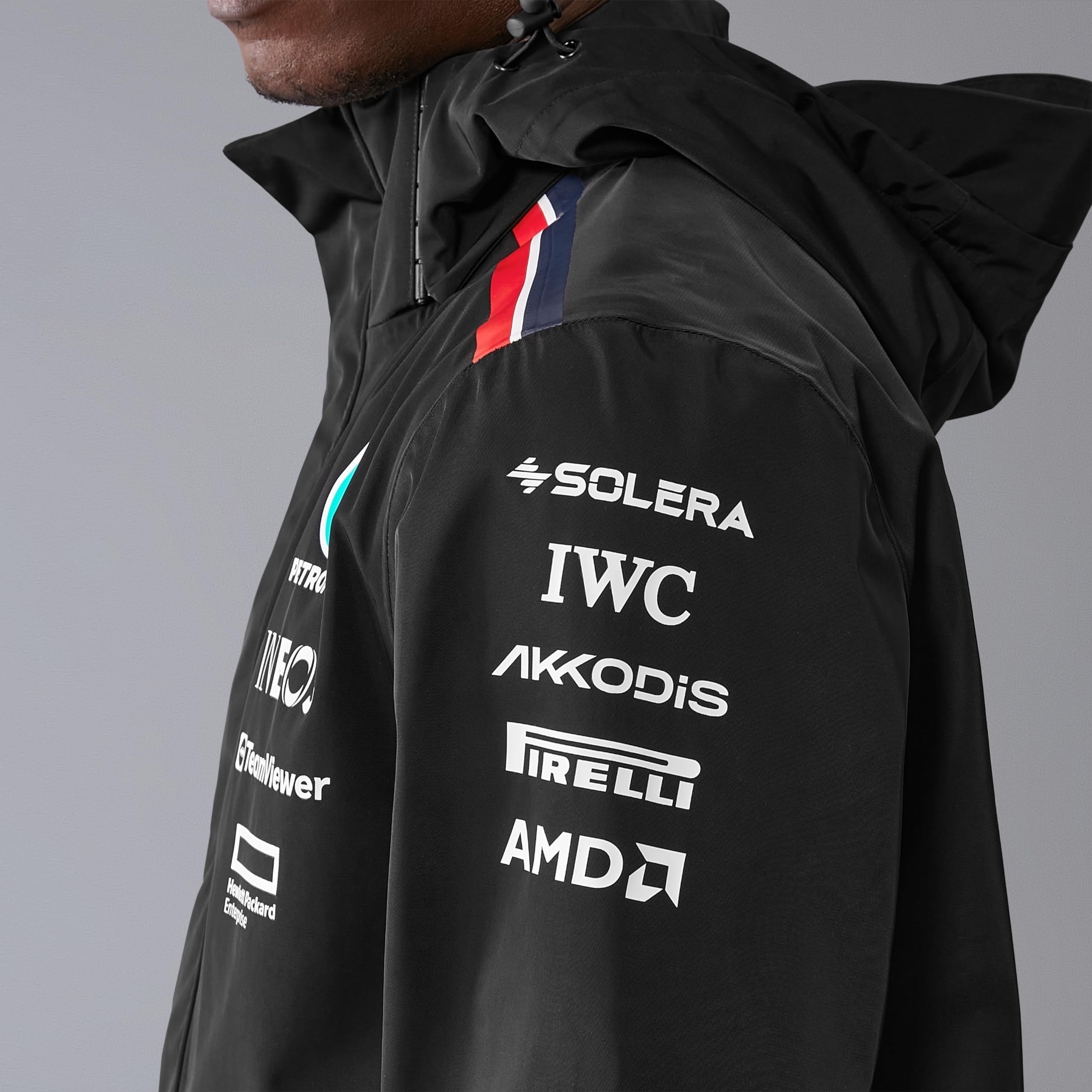Mercedes AMG Petronas Veste de pluie F1 2024 Team pour hommes - Noir - Taille: M