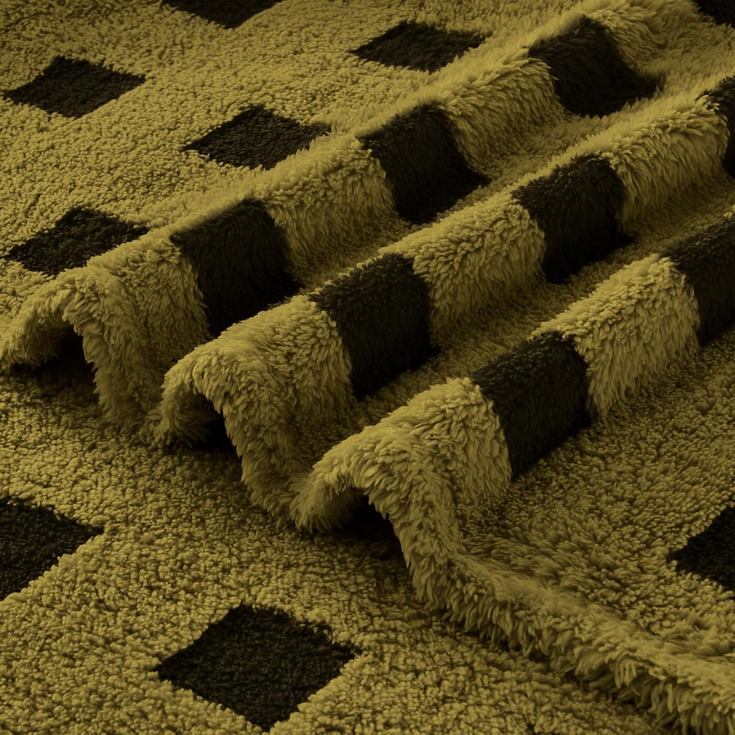 FY FIBER HOUSE Checkered Fluffy Blanket 340GSM - 3D Grid Pattern Soft Fuzzy Throw for Bed Couch Sofa, 90"x90", Olive Green
