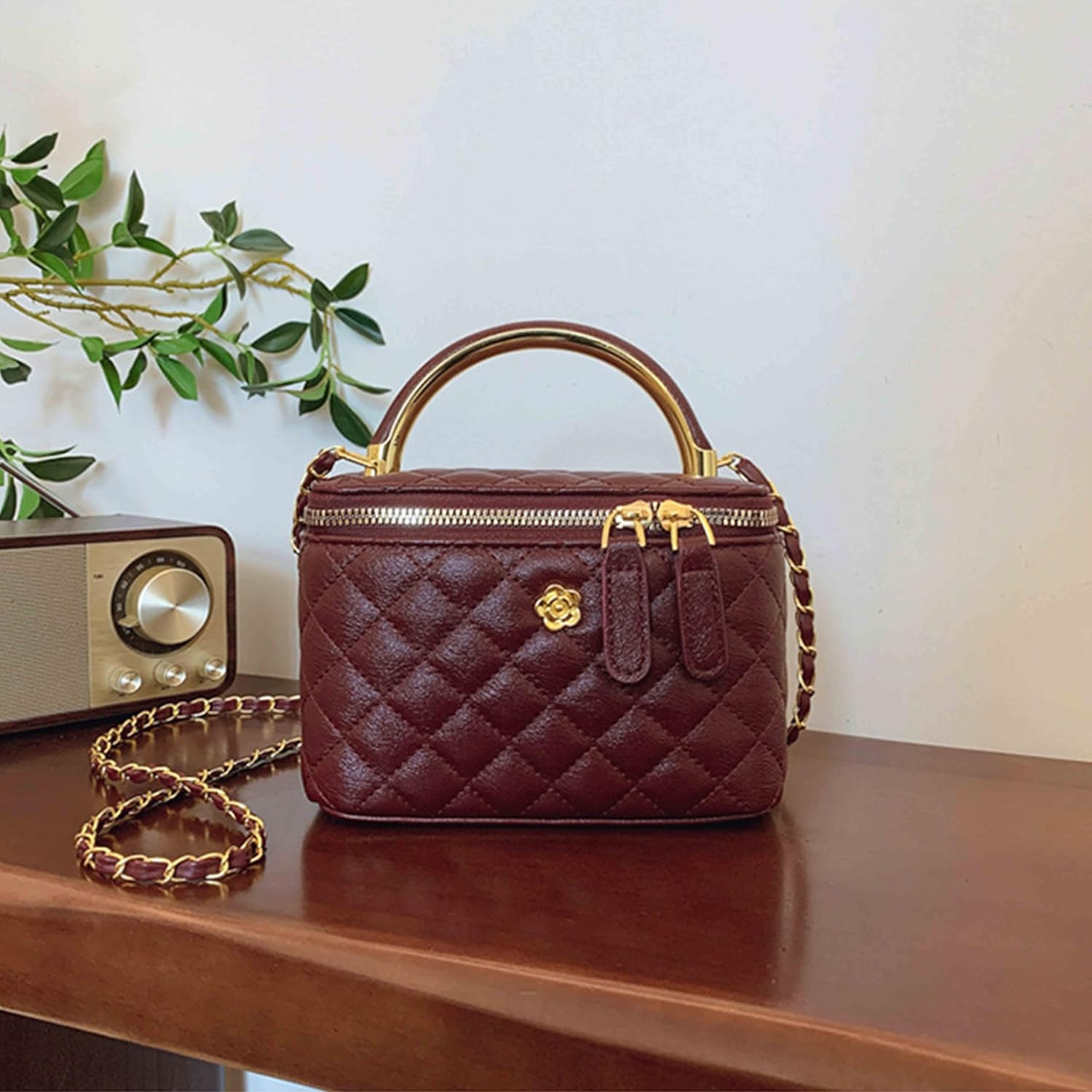Mini Quilted Square Box Bag For Women，Top-Handle Crossbody Handbag With Metal Chain Strap Vanity purse
