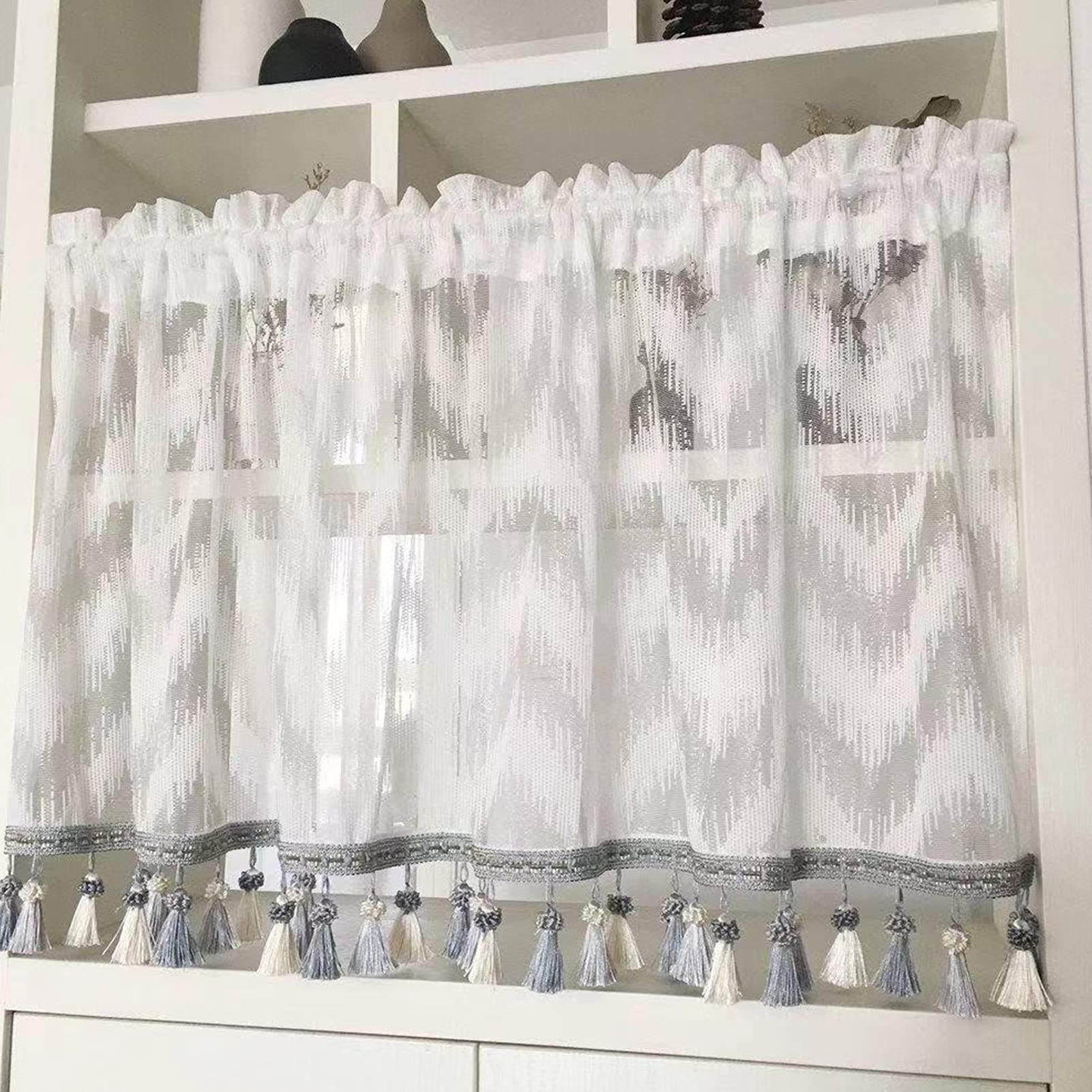 Cortinas de cocina translúcidas con diseño multicapa para optimizar la luz natural