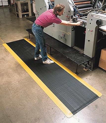 Vista 4 de Alfombrilla antifatiga Wearwell PVC 414 ultrablanda, de disco diamantado, para labores pesadas, Negro / Amarillo, 1