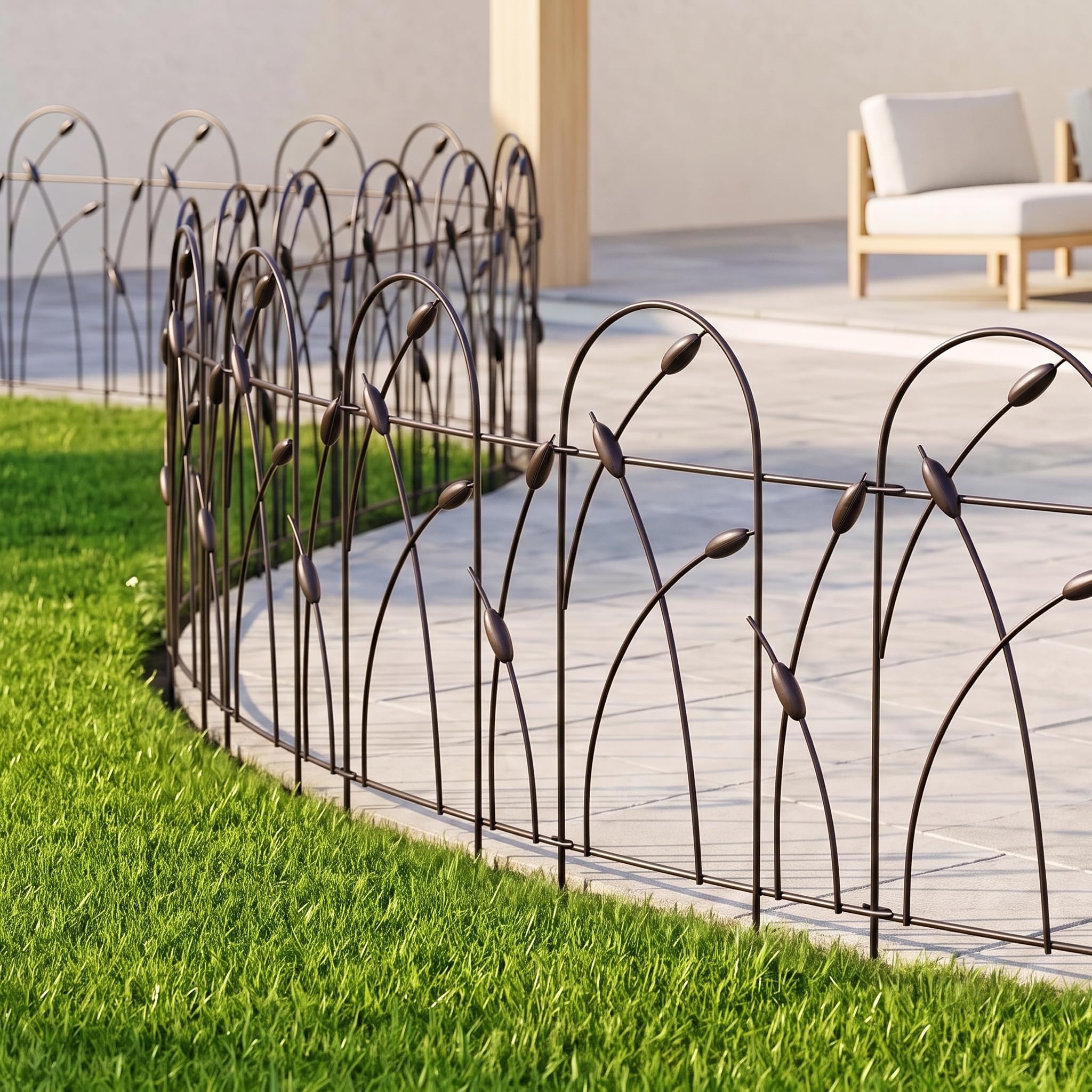 Thealyn Metal Decorative Garden Fence