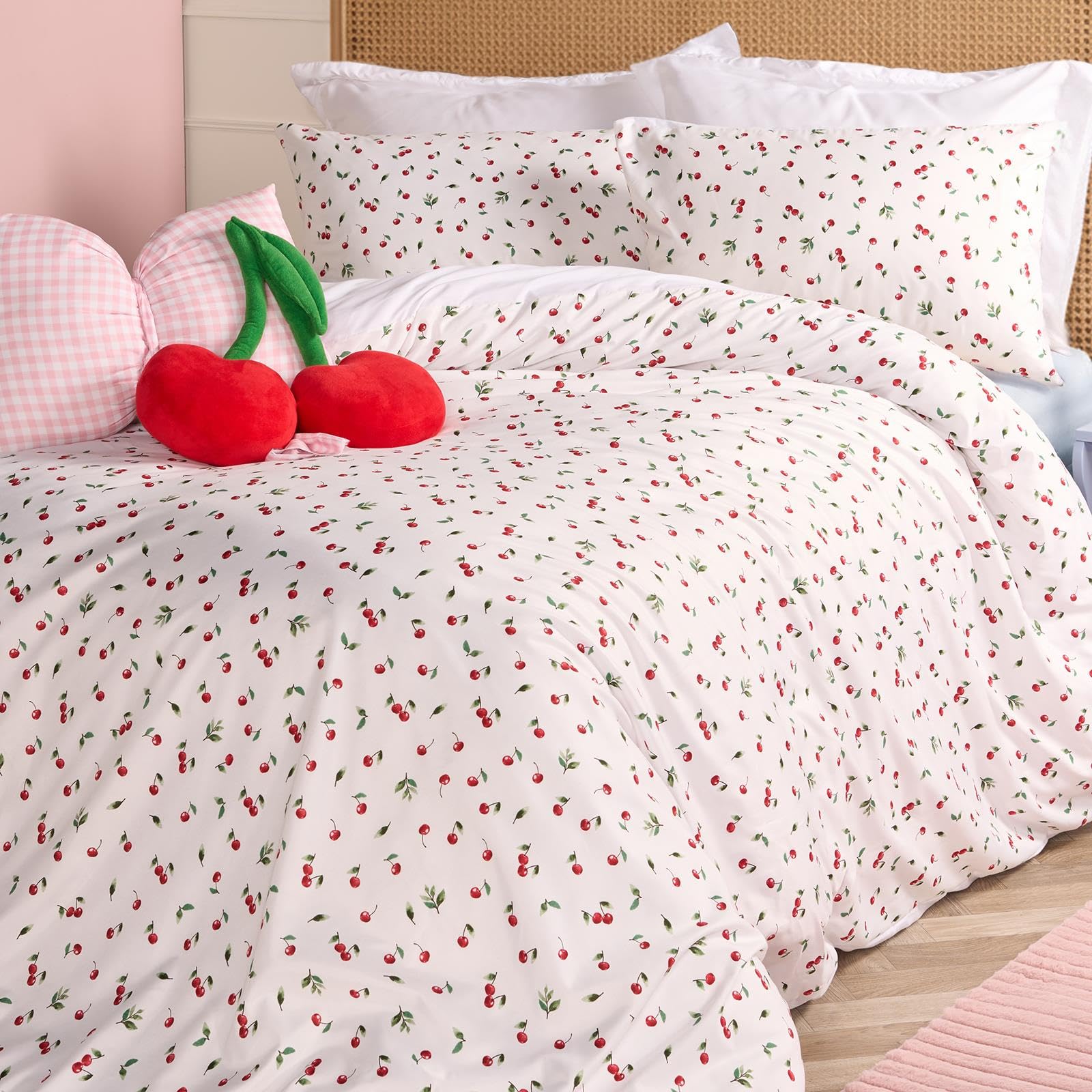 OHS Cherry Bedding Double Duvet Set, Cosy Gifts for Women Super Soft Cosy Warm Microfibre Polyester Quilt Cover Modern Comfy Bedding Double Bed Set with Matching Pillowcases, White/Red