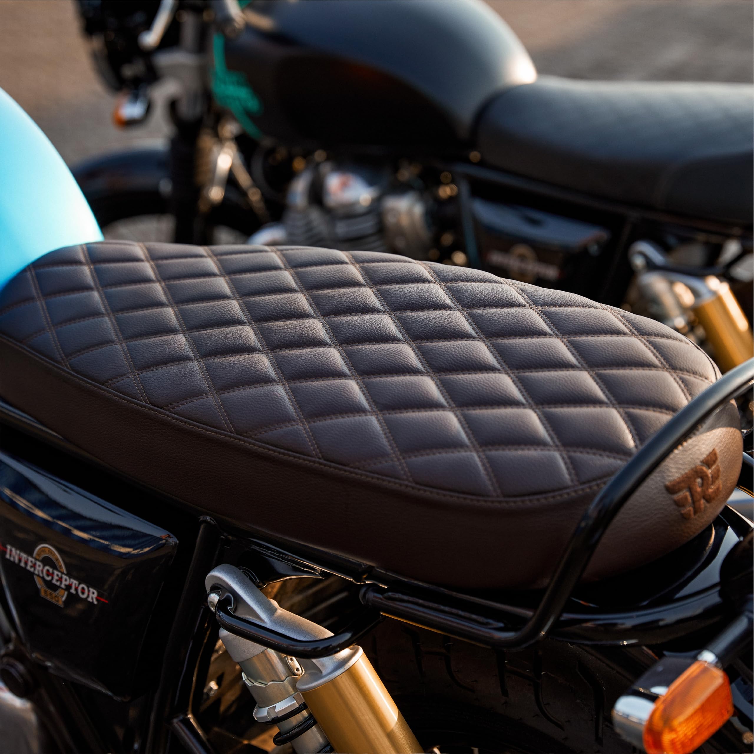 Royal Enfield Sella Interceptor 650 Slim Marrone per Motocicletta