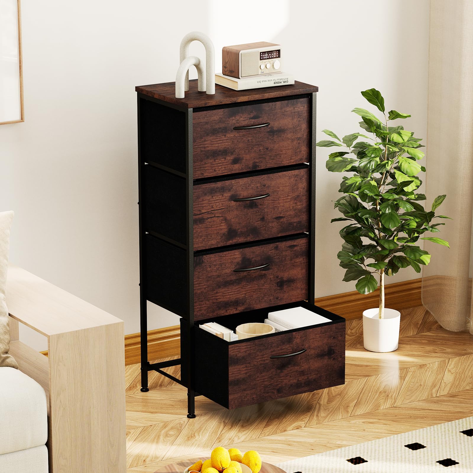 FANTASK Kommode Stoffschubladen, Schubladenschrank mit Holzplatte Metallrahmen platzsparend, Sideboard Aufbewahrungsschrank 4 Fächer für Flur Wohnzimmer, 45 x 30 x 95 cm, Braun