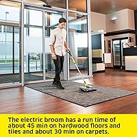 Vista 5 de Escoba eléctrica comercial Kärcher EB 30/1, barredora inalámbrica, limpiador multisuperficie, escoba telescópica, junta universal