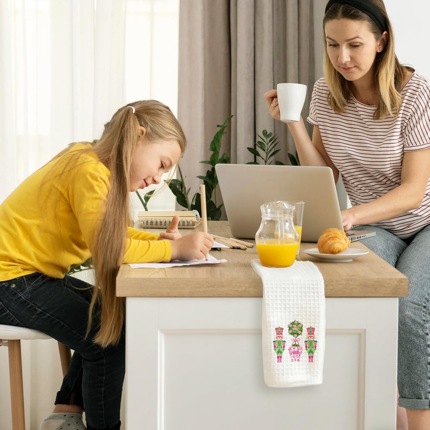 Pink Christmas Tree Nutcracker Kitchen Towels, Pink Chinoiserie Christmas Decorative Hand Tea Towels for Bathroom, Grandmillennial Xmas Dish Towel Dishcloth, 16x24 Inch - Image 4