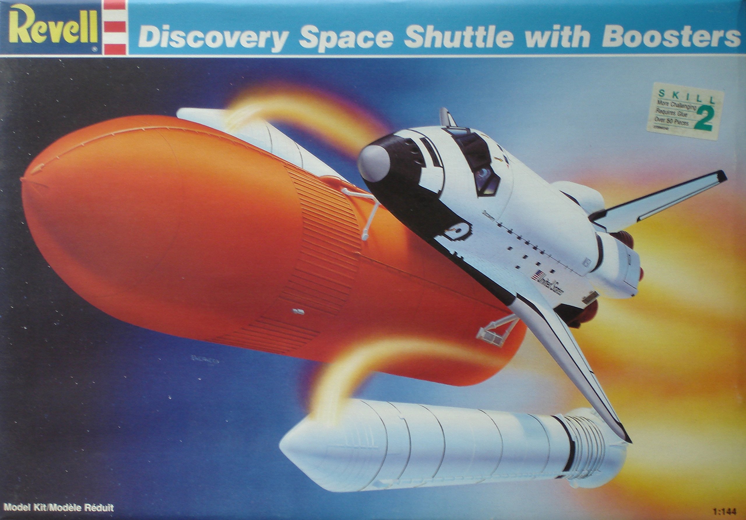 Revell Transbordador espacial de descubrimiento a escala 1:144 con kit modelo de refuerzo (1988)