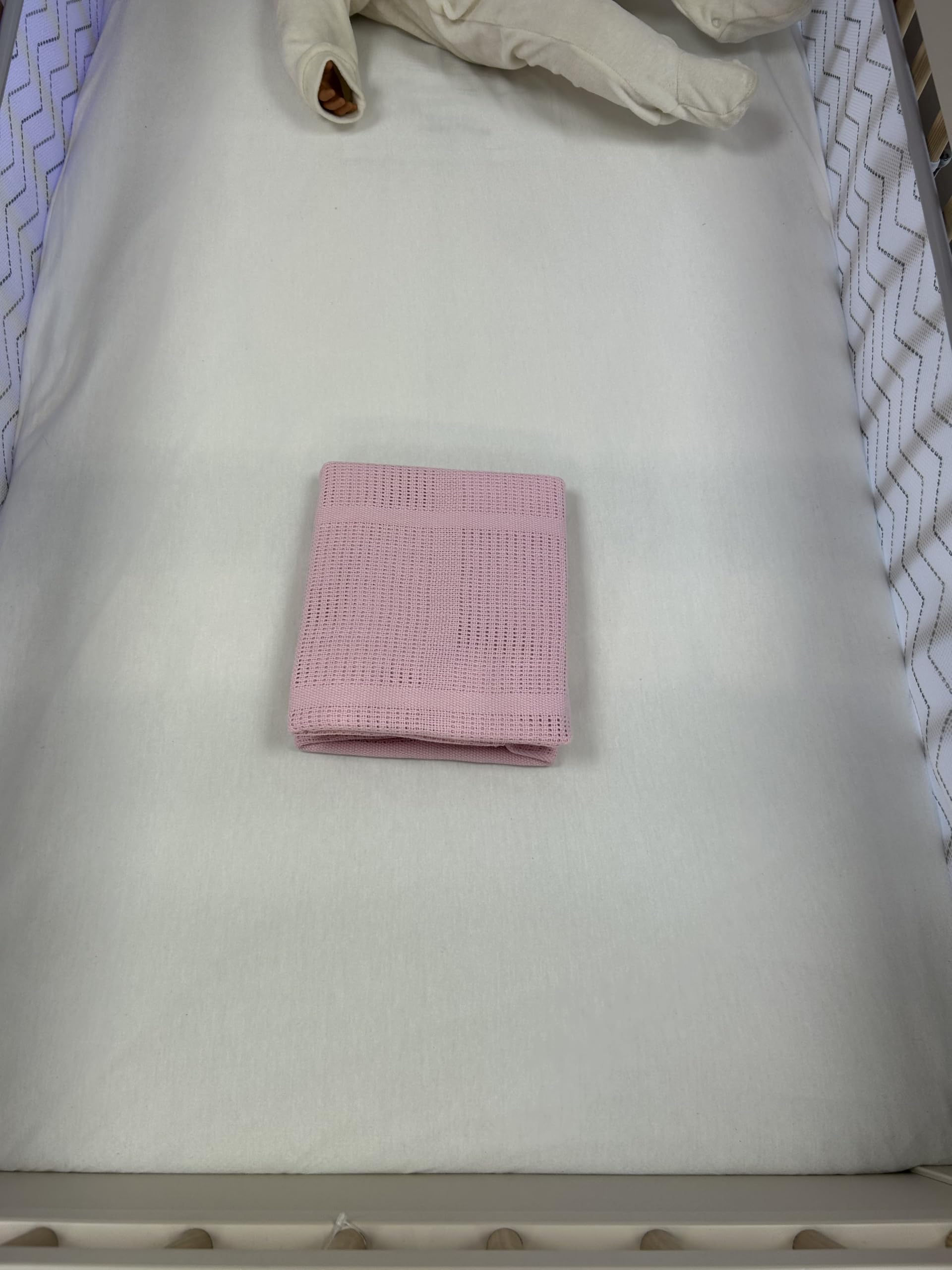 Cotton Cellular Baby Blanket 75×100 cm - Pale Pink, 75cm x 100cm - Image 3