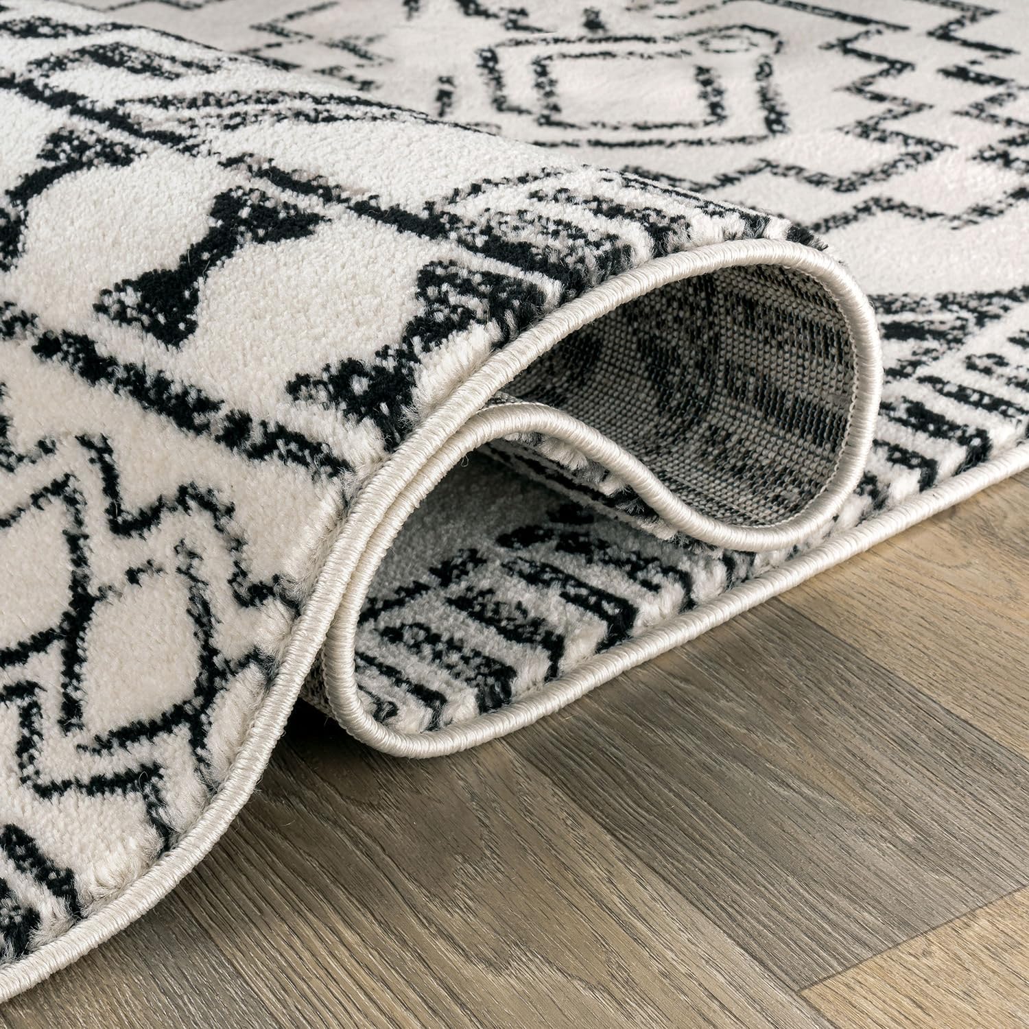 Rugshop Cream and Black Southwestern Tribal Area Rug – Boho Geometric Diamond Pattern Carpet for Living Room, Bedroom, or Entryway – Soft Modern Rustic Floor Décor 7' 10" x 10' Cream