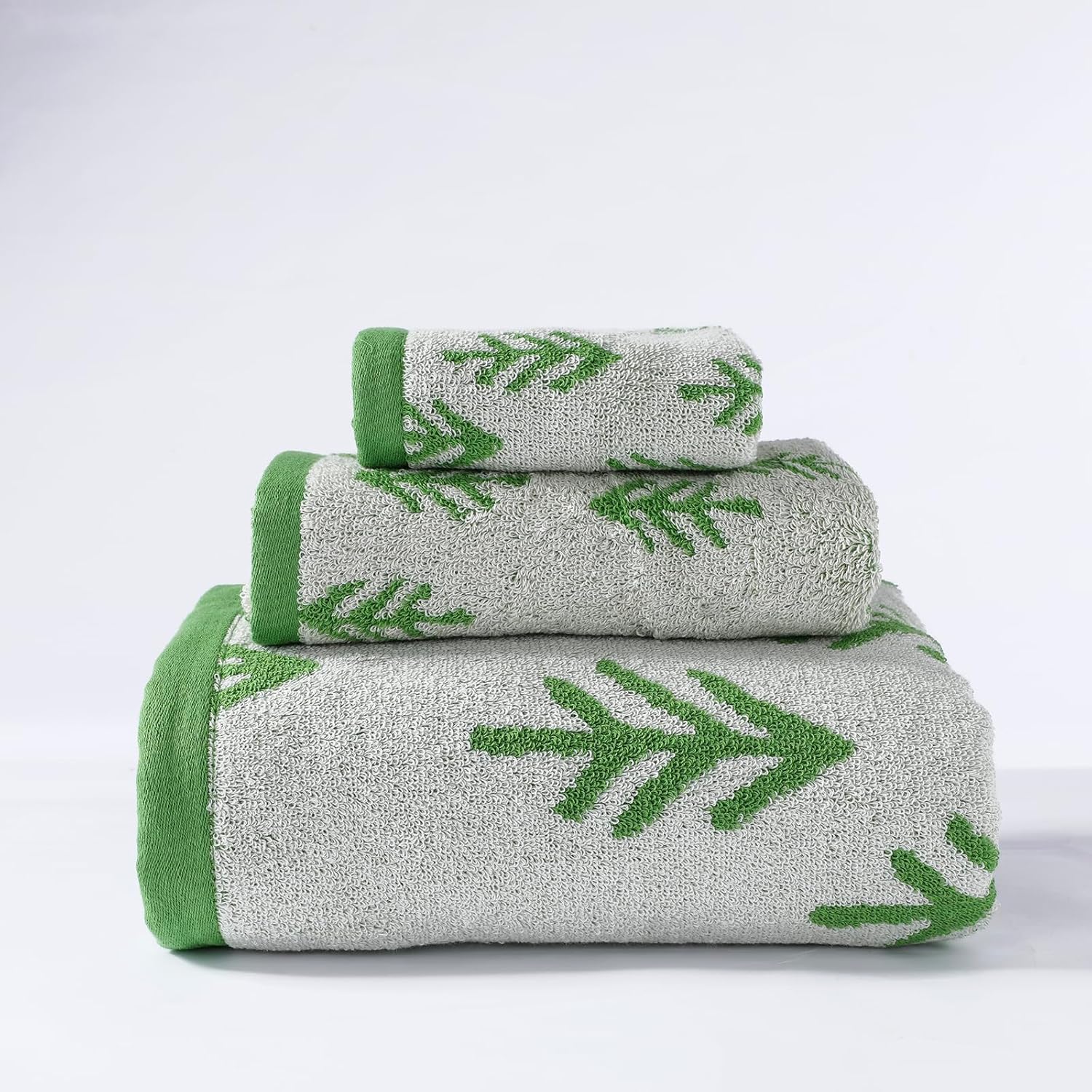 Luxury Christmas Tree Pine Green Bath Towel Sets for Bathroom, 1 Bath Towels 1 Hand Towels 1 Washcloths 100% Cotton Fluffy Highly Absorbent Double Sided Pattern Towel for Women Kids Elderly