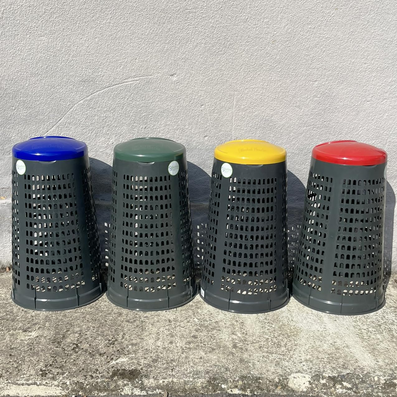 Eplastic | Set 4 Trespoli Porta Rifiuti 110L – Bicolor con Fondo Grigio e Coperchi Colorati (Blu, Giallo, Rosso, Verde) per Raccolta Differenziata