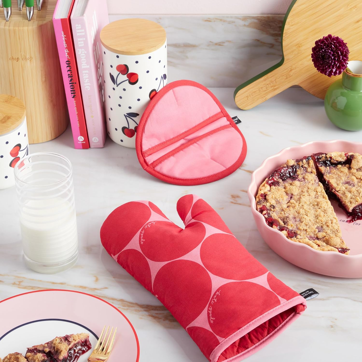 kate spade new york Joy Dot Oven Mitt & Pot Grabber 2-Pack Set, 7" x 13", 8" Round, Red/Rose Pink