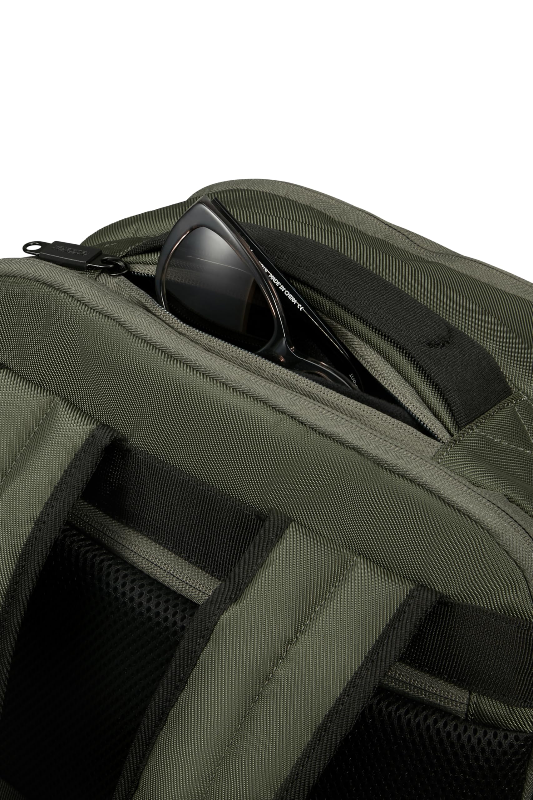 American Tourister Urban Track - Mochila portátil 15.6" – 45 cm, 29 L - 3 compartimentos grandes - Gran capacidad - Ergonómica - Compartimento acolchado para portátil - Grün (Dark Khaki)