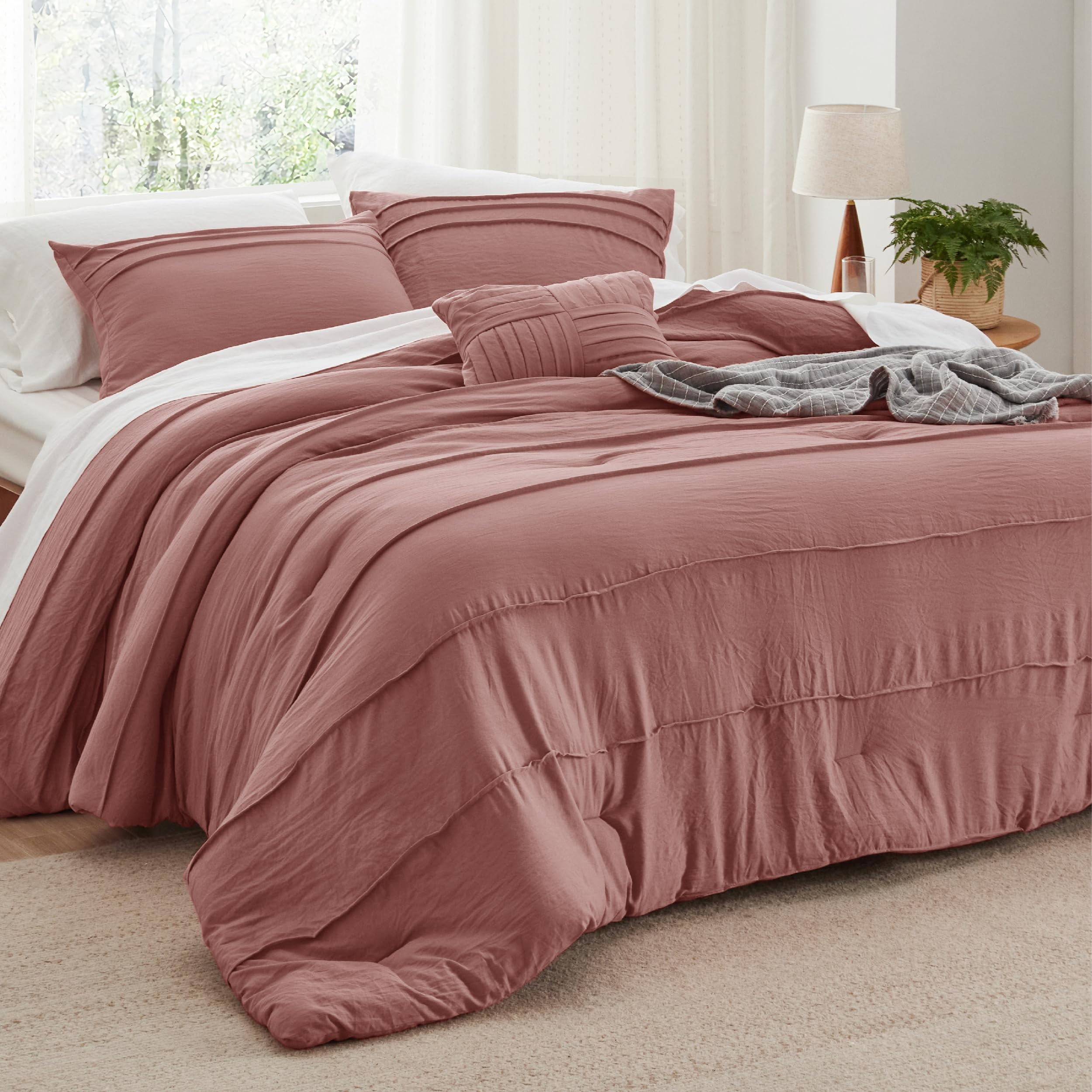 Bedsure Queen Comforter Set - 4 Pieces Pinch Pleat Bed Set, Dusty Pink Boho Bedding for All Season, 1 Soft Comforter, 2 Pillowcases, 1 Decorative Pillow