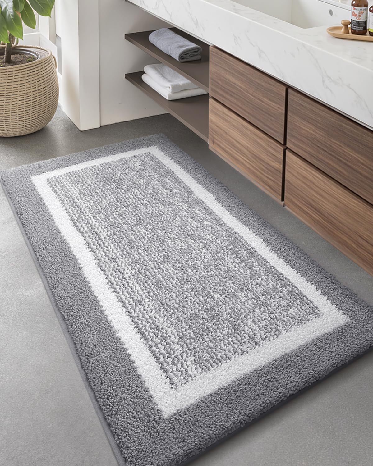 COLOR&GEOMETRY Stilvoller Badläufer Badezimmer rutschfest Grau 60x150cm | Weiche Badematte, rutschfest, saugfähig, maschinenwaschbar, für Badezimmer, Duschkabinen, Badewannen und Waschküchen