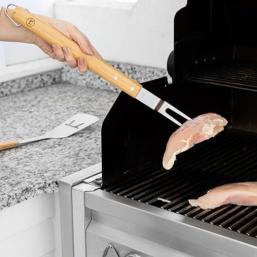 Miniatura 4 de Outset Juego de herramientas para parrilla de acero inoxidable, colección Verde, espátula, pinzas, tenedor de parrilla y cepillo para salsa