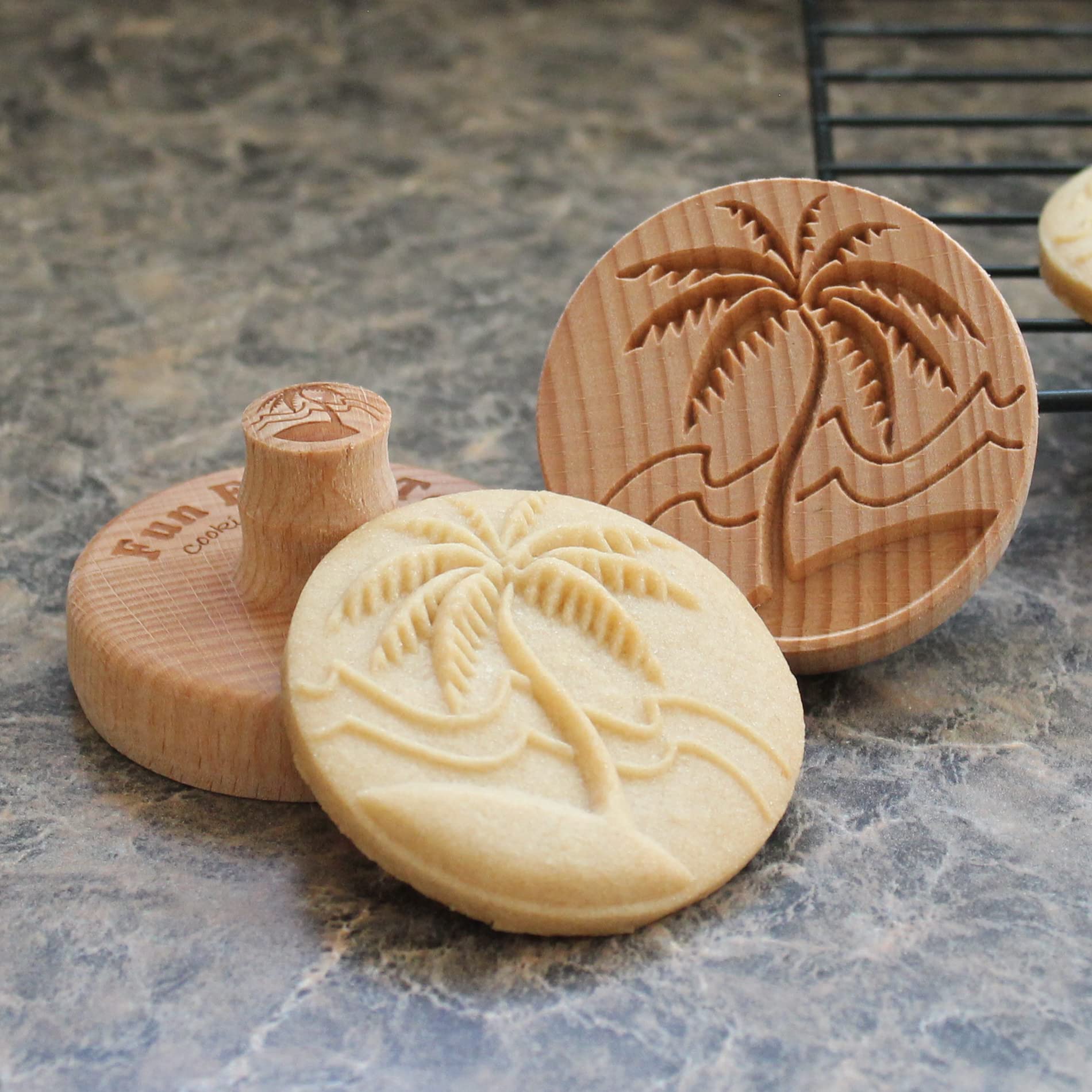 Tampon à biscuits en bois, 6,3 cm (Tropical Island CS-046)