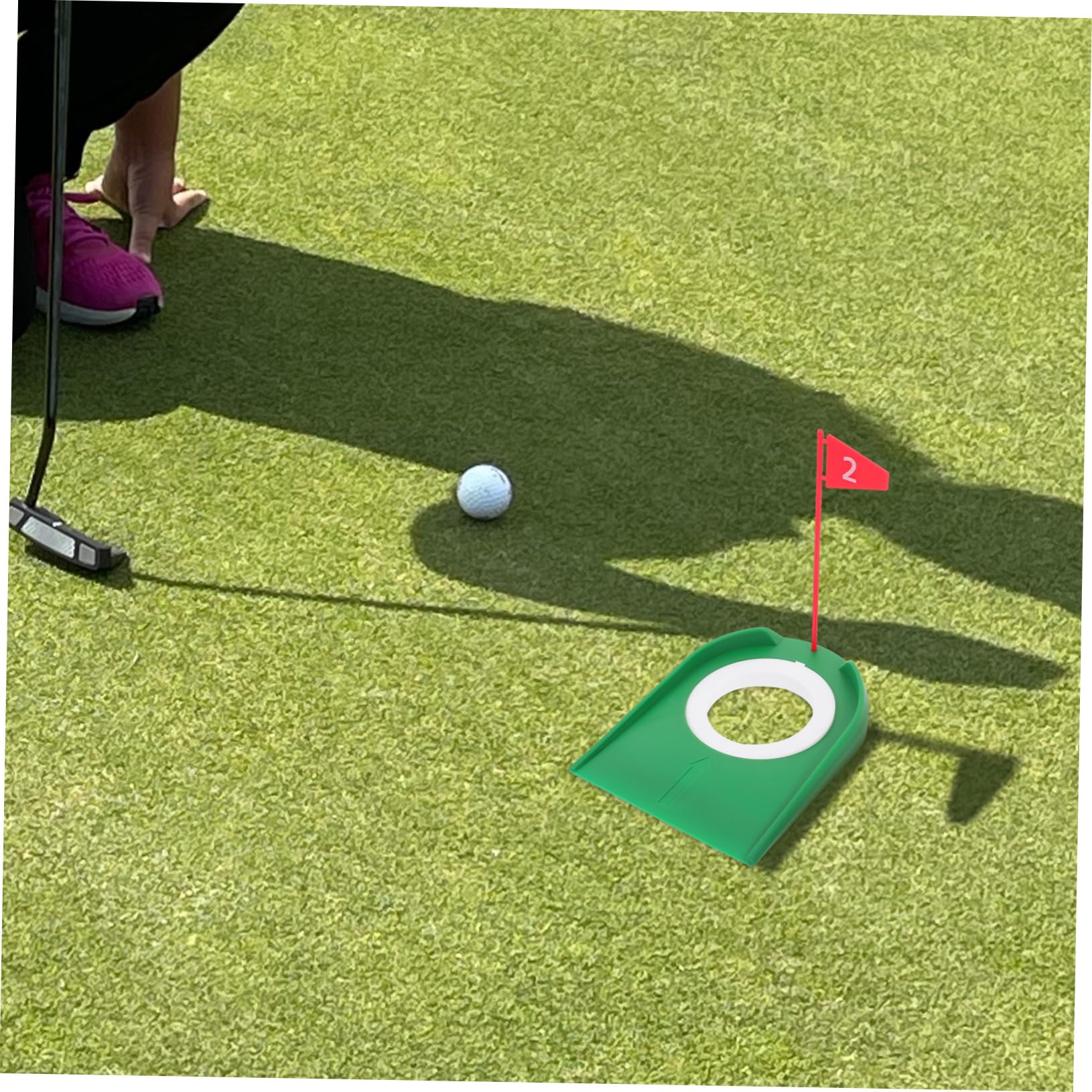 FAVOMOTO 9pcs Golf Putting Cup with Flag Practice Hole Trainer Material Compact Design for Skill Improvement for Golf Enthusiasts and Events