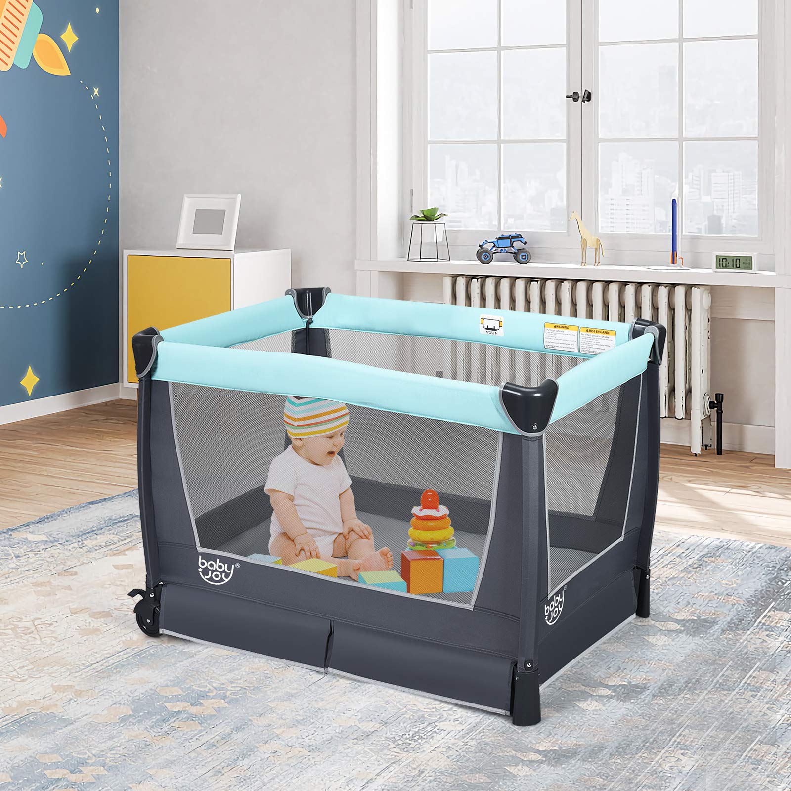 GOPLUS Lit Parapluie, Lit Bébé Pliable en Tissu Oxford avec Frein et Accessoires-Table à Langer, Panier, Jouets, Centre Musical et Sac de Transport pour Bébé 0-36 Mois, Vert