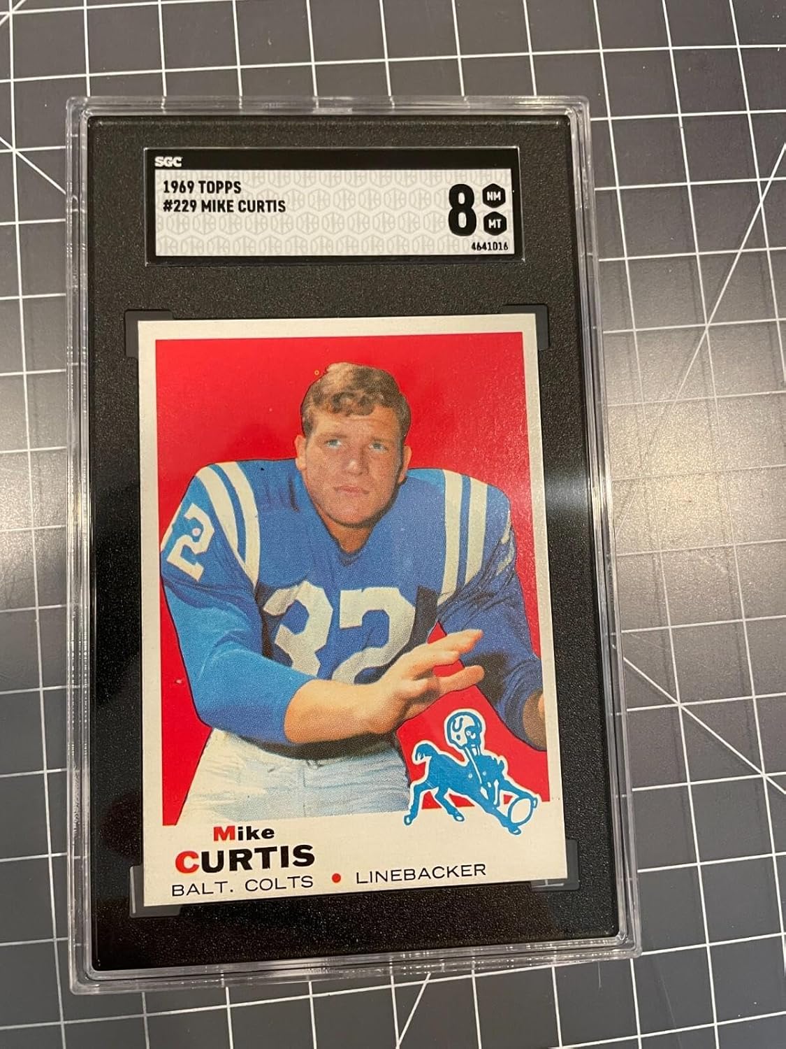1969 Topps #229 Mike Curtis Baltimore Colts Football Card Sgc 8 Nm/mt - Unsigned Football Cards