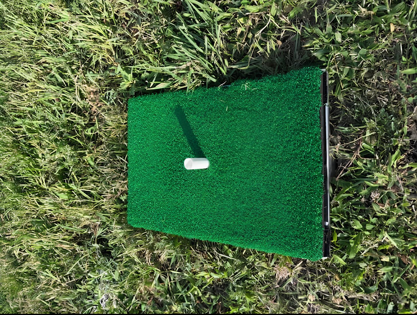 Golf Schlagmatte – Schwungpfad-Erkennung, 35x24 cm AL-Basis mit 7cm Erdspieße – Golf Trainingsmatte für Outdoor, Garten & Zuhause, Indoor & Golfplatz, Direktes Feedback