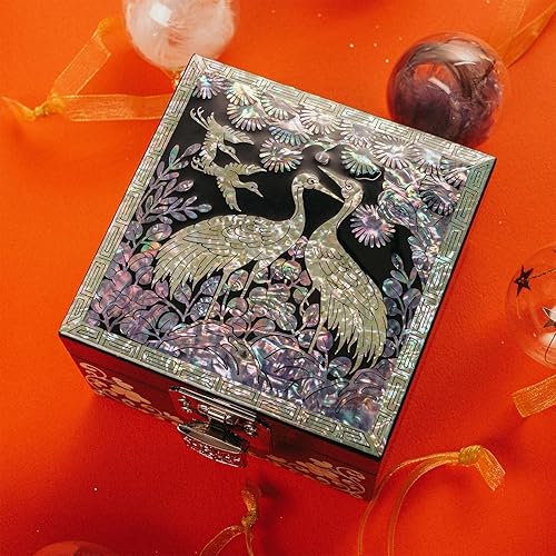 Miniatura 4 de February Mountain Joyero de nácar  Recuerdo lacado negro hecho a mano con diseño de grúa y pájaro, interior de terciopelo rojo  Navidad, regalo de
