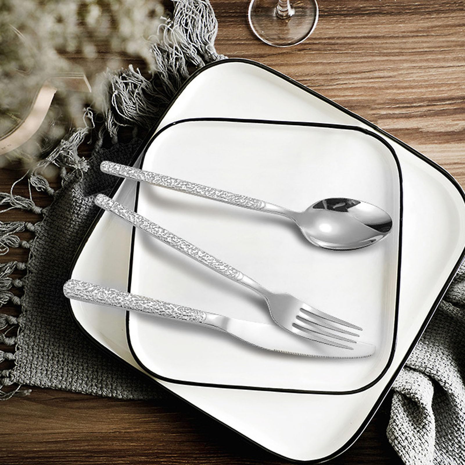 Fdit Juego de Cubiertos para 6 Personas, Juego de Cubiertos de Acero Inoxidable de 24 Piezas con Acabado Plateado, de con Patrón Martillado para Mesa de Comedor, (SILVER)