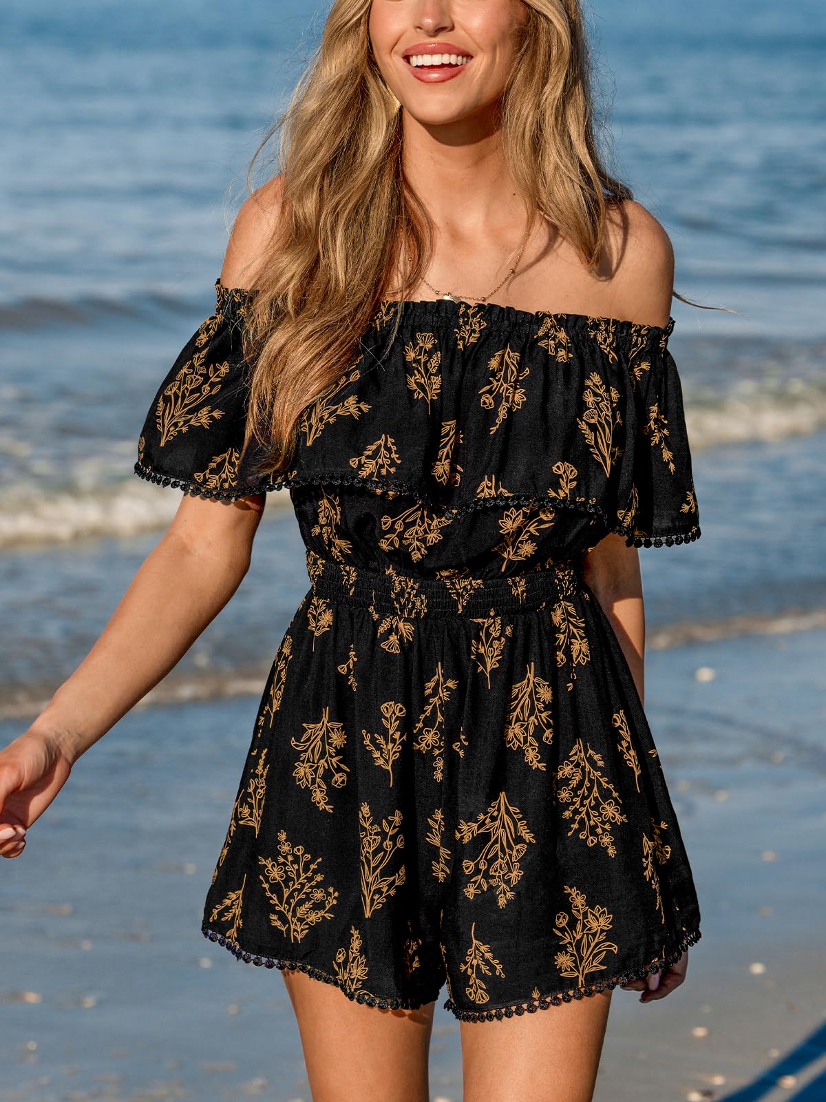 CUPSHE Damen Jumpsuit Sommer Schulterfrei Kurz Overall Blumenmuster Volant Ärmel Strampler mit Taschen Elastische Taille Boho Strand Urlaub Playsuit