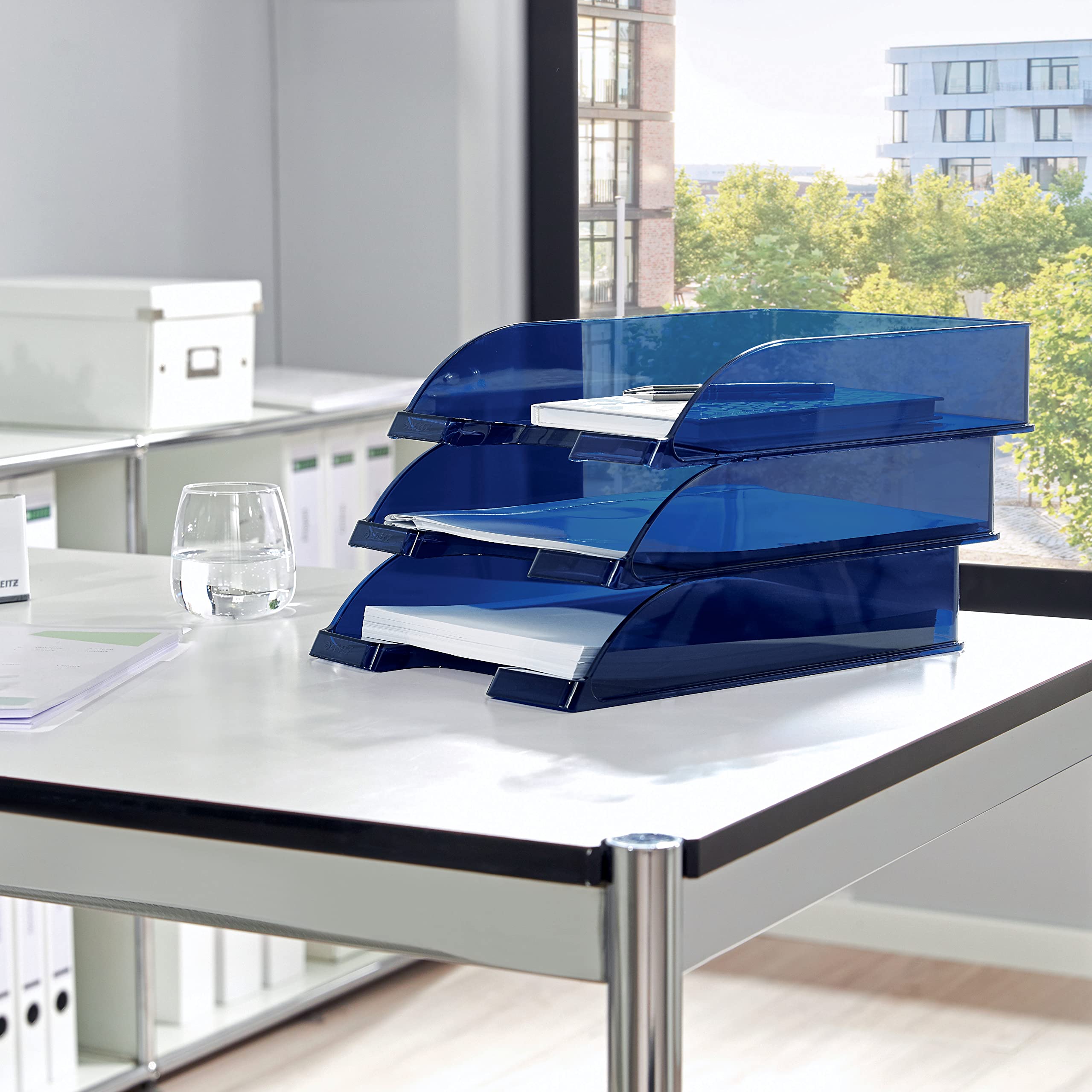 Leitz Briefkorb Standard A4, 5er Pack, Transparente Briefablage in Premium-Qualität, Stapelbare Ablagefächer als Schreibtisch-Organizer, Kombinierbar mit Plus-Serie, Blau, 52260039