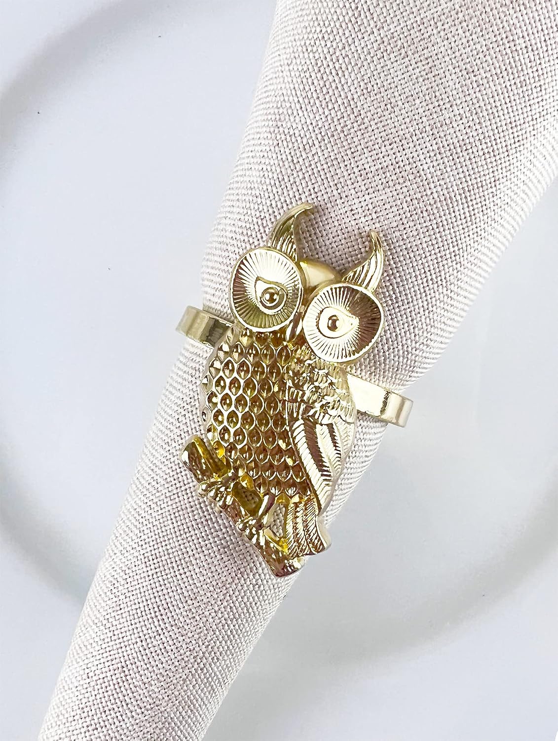Fennco Styles Perched Owl Metal Napkin Rings, Set of 4 - Bronze Animal Design Napkin Holders for Home Décor, Dining Table, Banquets, Family Gathering and Special Occasions
