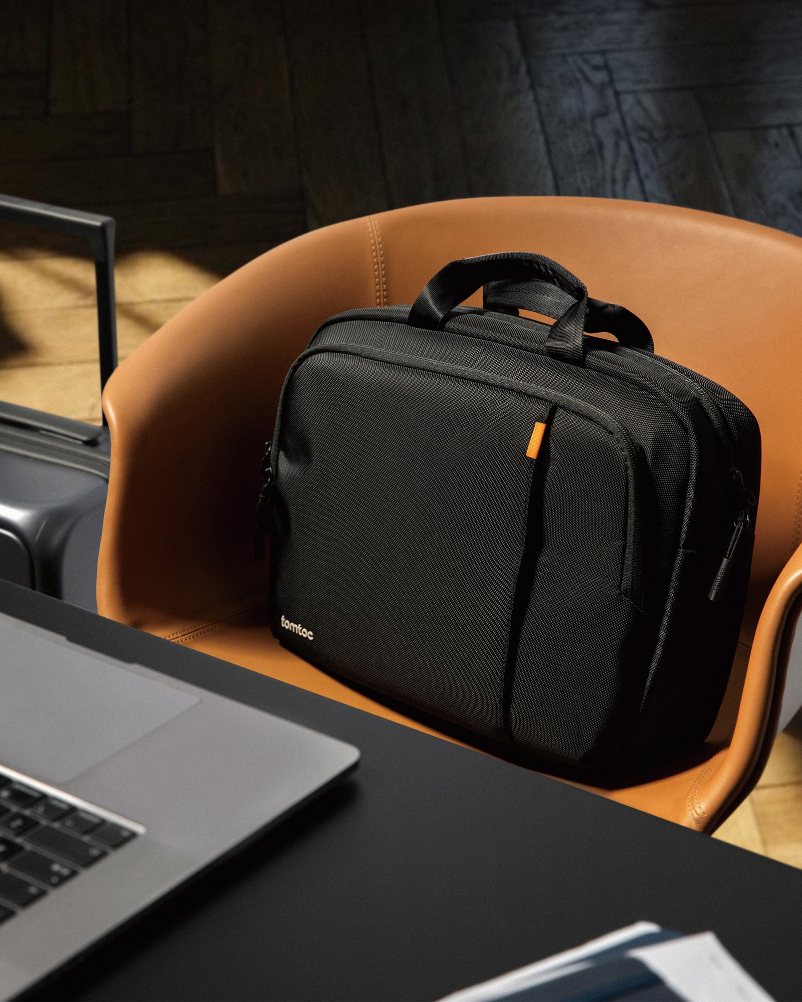tomtoc Lichtgewicht Laptoptas Geschikt voor 15, 15,6 en 16 inch Laptop Waterdichte Notebooktas voor MacBook Pro/Air M4 M3, 15,6 inch Laptoptas met Schouderriem, Aktetas voor Heren voor Documenten