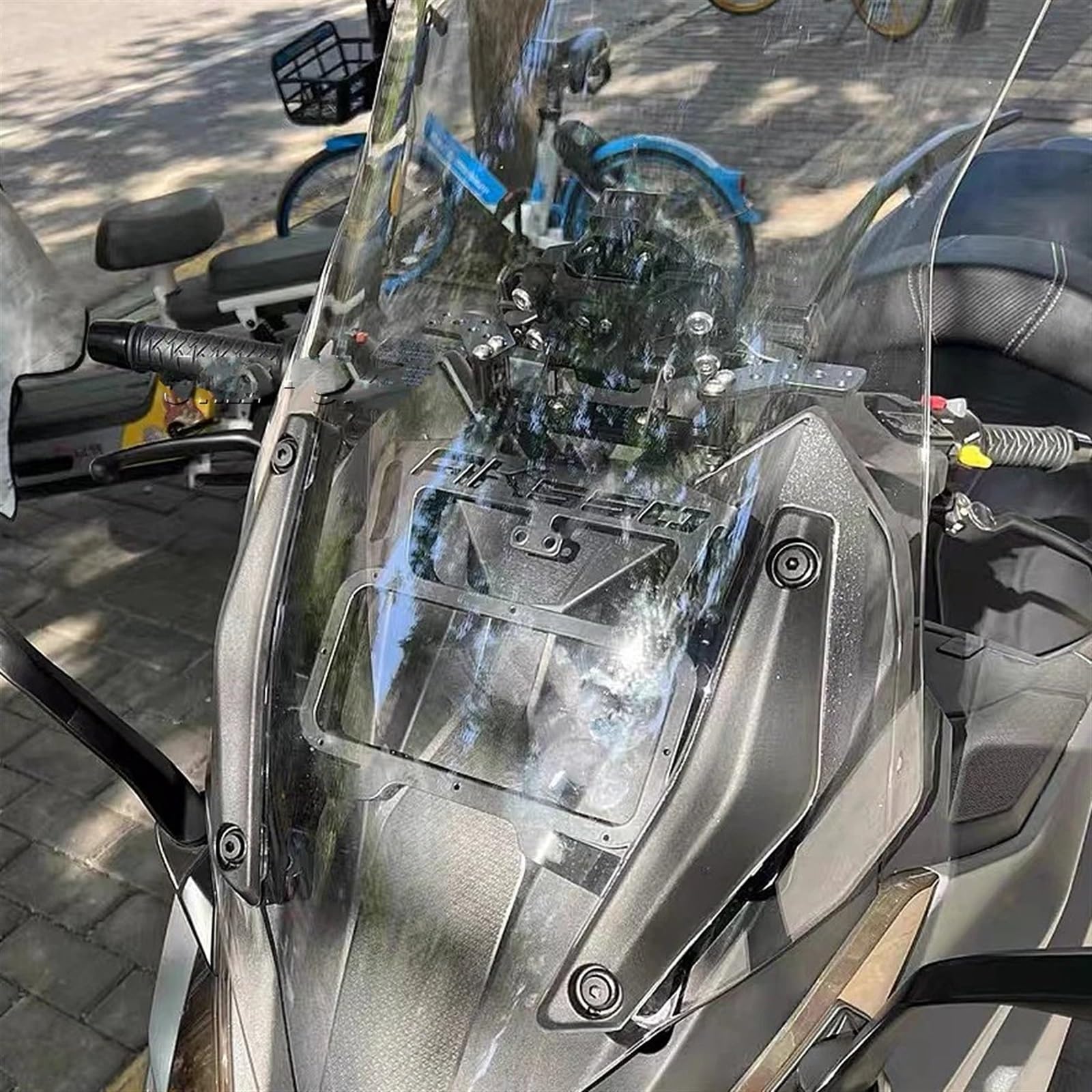 Soporte Navegación Nuevo Soporte Para Teléfono Con Carga Inalámbrica/USB Soporte Navegación GPS Para Motocicleta Para KYMCO AK 550 AK550 2017 2018 2019 2020 2021 2022 Soporte GPS para motocicleta(A se