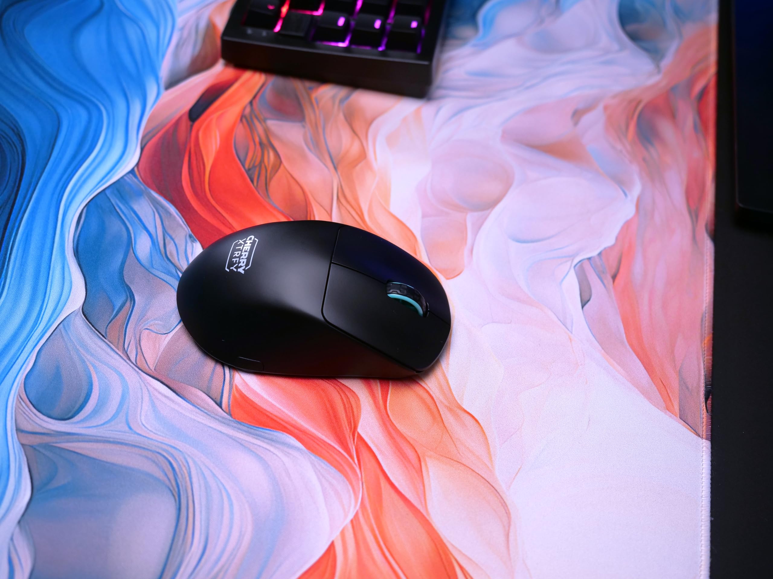 CHERRY XTRFY M64 Wireless, Ultraleichte Kabellose Gaming-Maus, 2,4 GHz Funk, Optimiert für esports, Ergonomische Form mit Besonders Niedriger Front, Schwarz