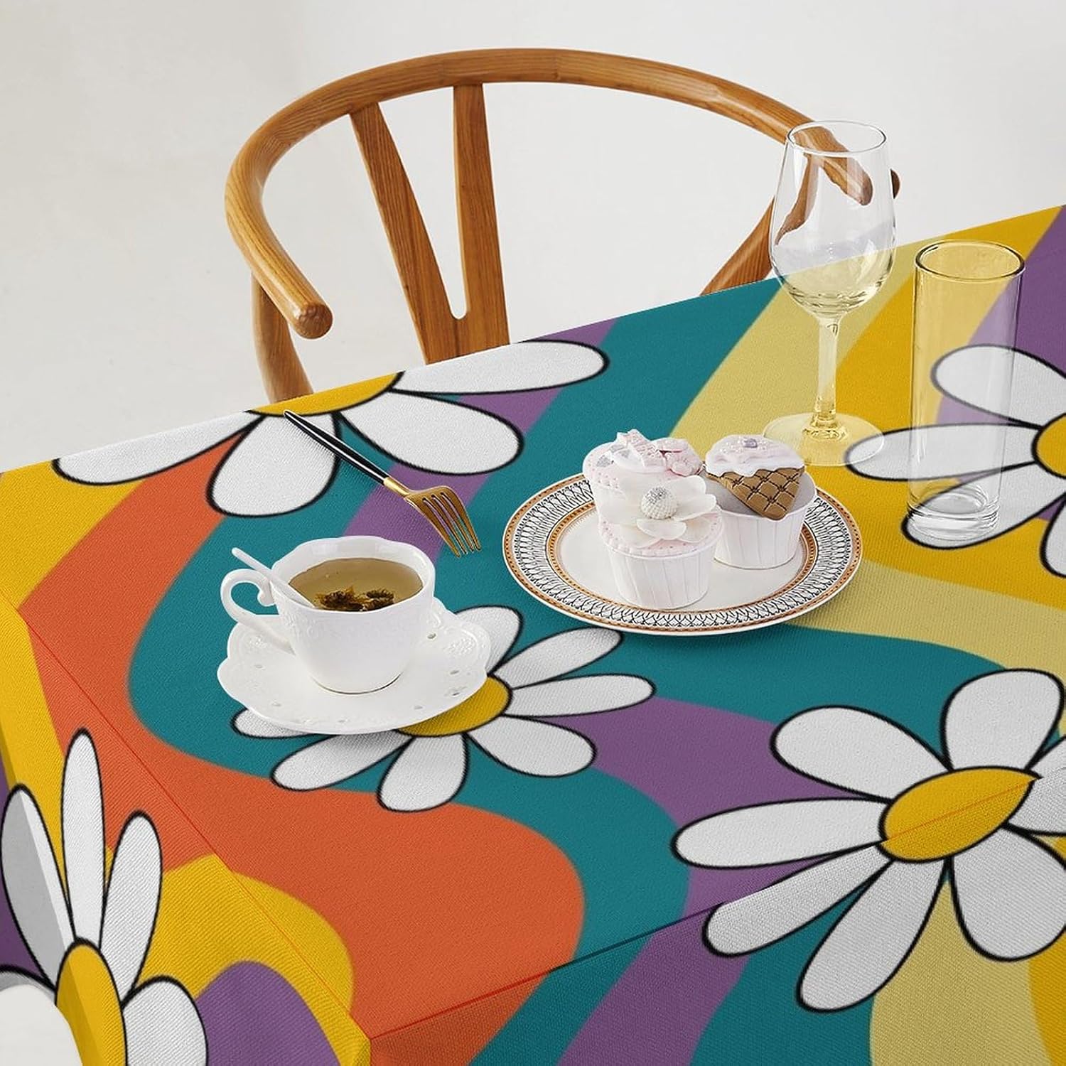 Groovy Flowers Tablecloth, 60s 70s Retro Floral Cute Hippie White Chrysanthemum Flower Print Table Cloth Cover for Party Picnic Tabletop Dining Room Indoor and Outdoor Dining 55x75inch