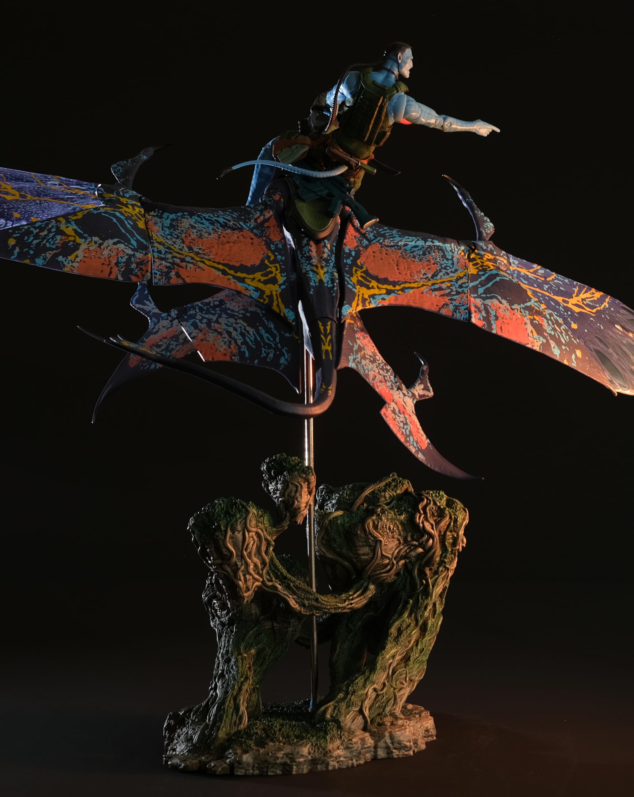 Disney Avatar DLX MEGA Banshee & Rider - A2 QUARITCH & Banshee (złota etykieta)