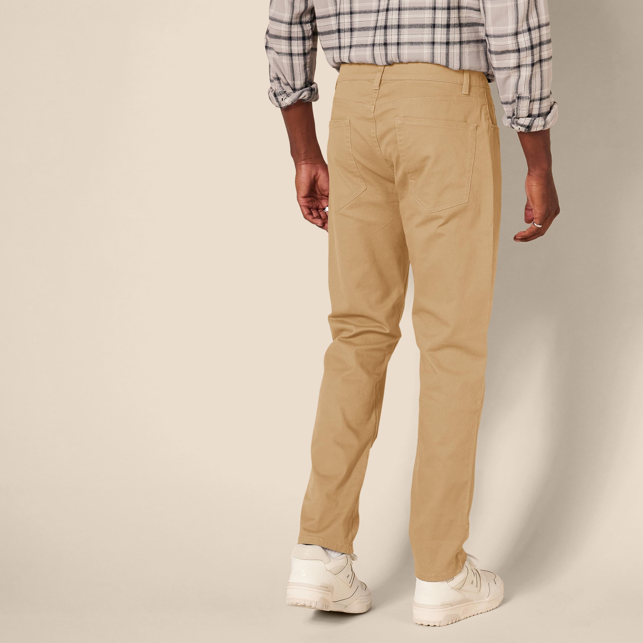 Amazon Essentials Pantalón de Sarga Elástico con 5 Bolsillos y Ajuste Deportivo (Disponible en Talla Grandes y Largos Especiales) Hombre