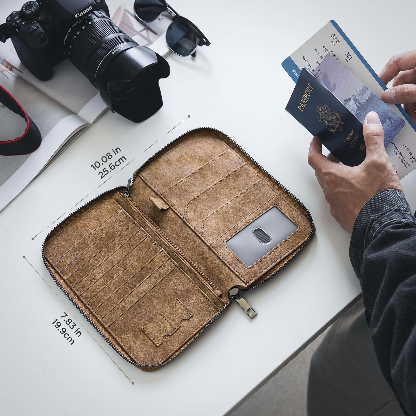 VULKIT Funda Pasaporte Familiar para 3-4 Pasaportes Protección RFID Portadocumentos Viaje Mujer & Hombre Porta Pasaport para Billetes, Dinero, Tarjetas, Tarjeta SIM, Bolígrafo - Marrón